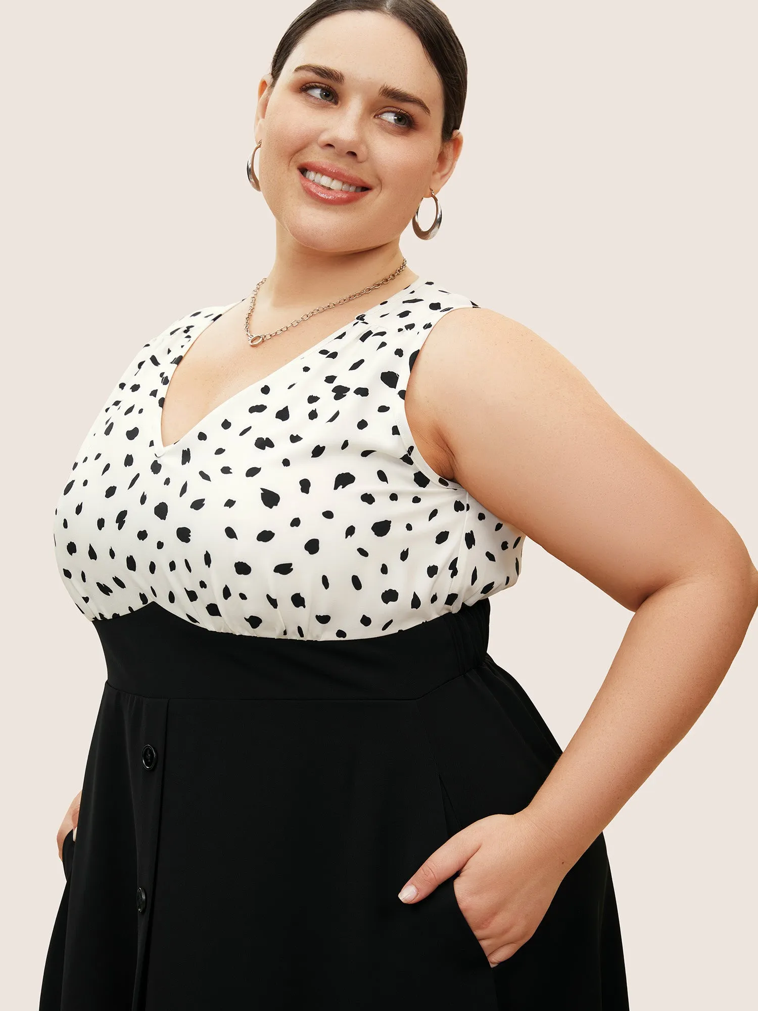 Leopard Print Patchwork Pleated Sleeveless Dress sold by Bloomchic product image thumbnail 2