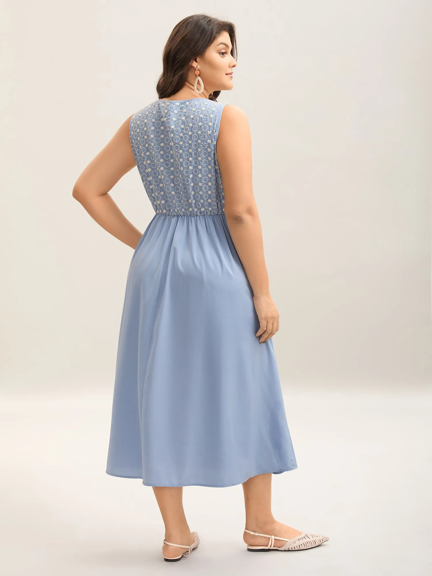 Textured Cinched-Waist Pockets Maxi Dress sold by Bloomchic product image thumbnail 4