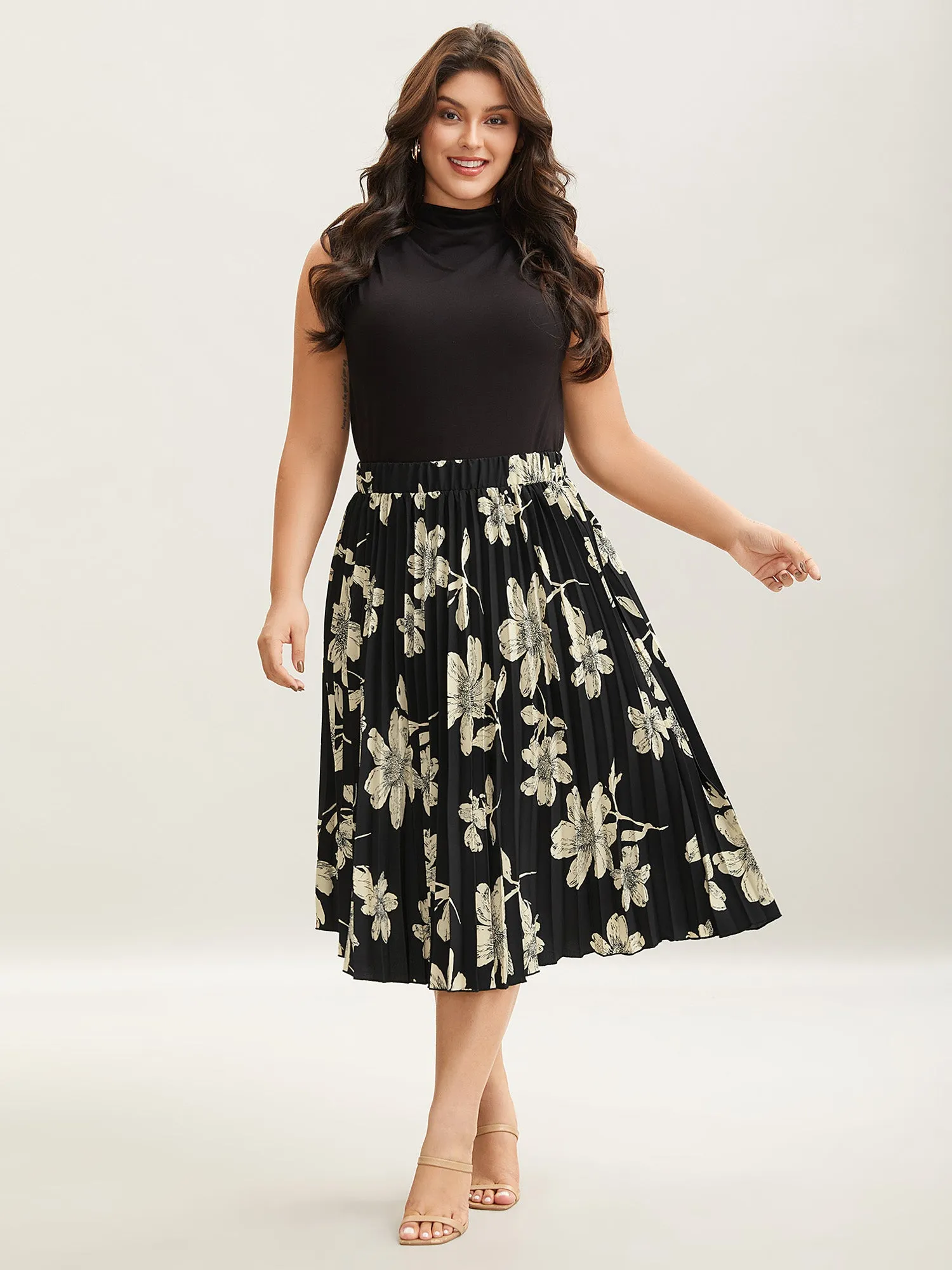 Large Flower Print Pleated Maxi Dress sold by Bloomchic product image thumbnail 2