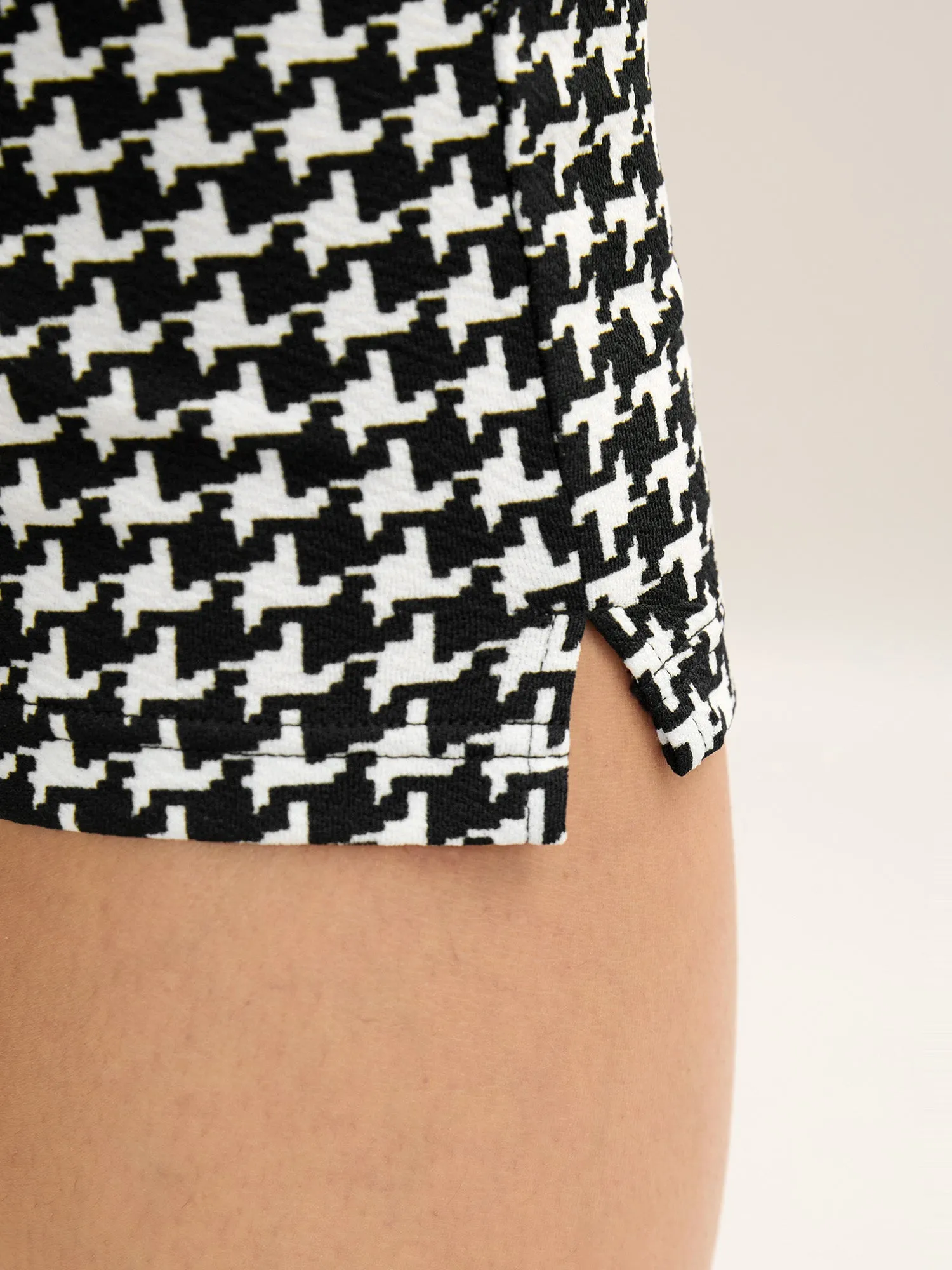 Gingham Pattern Crop Leggings sold by Bloomchic product image thumbnail 3