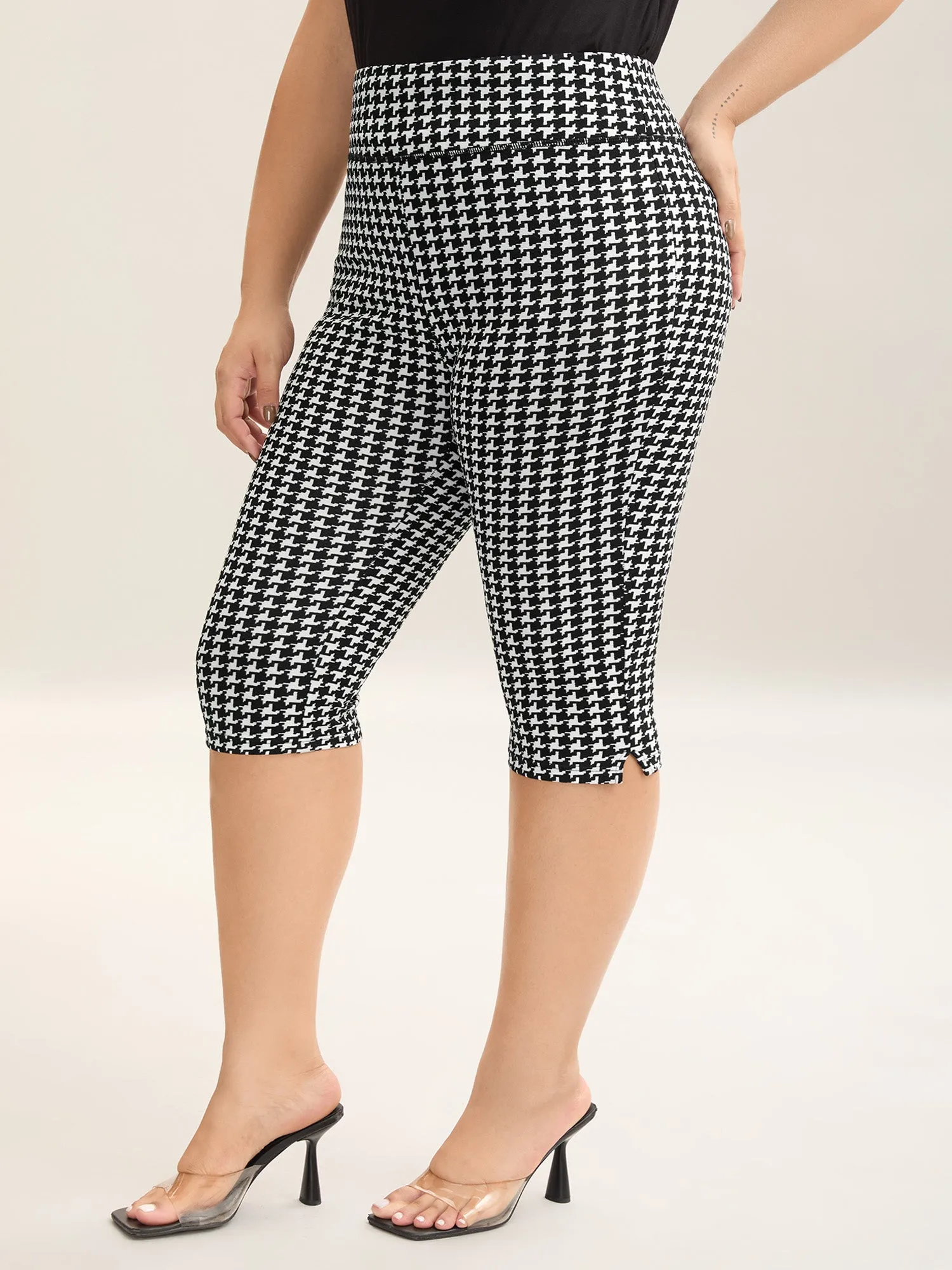 Gingham Pattern Crop Leggings sold by Bloomchic