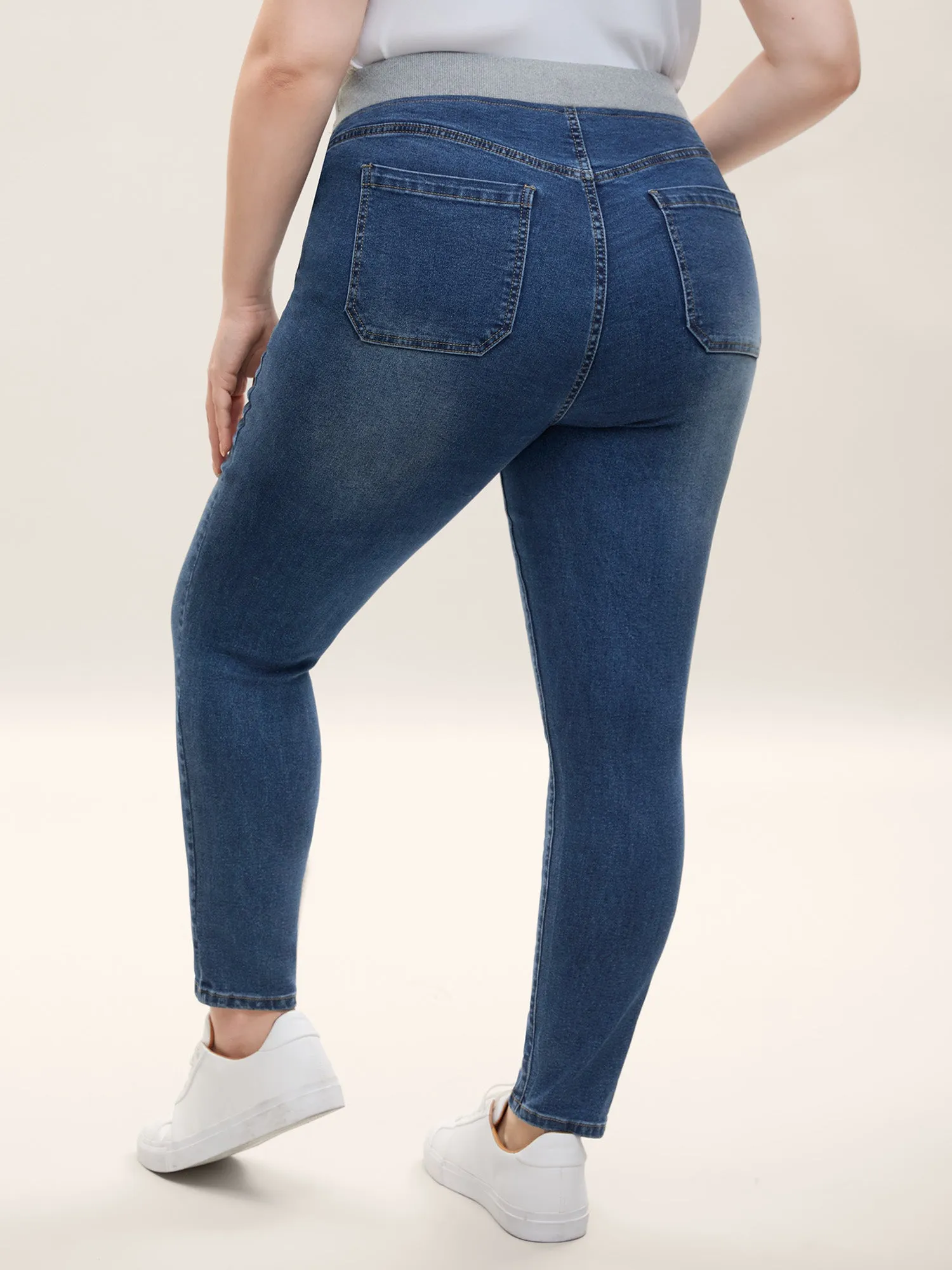 Skinny Fit Classic Mid-Rise Jeans sold by Bloomchic product image thumbnail 2