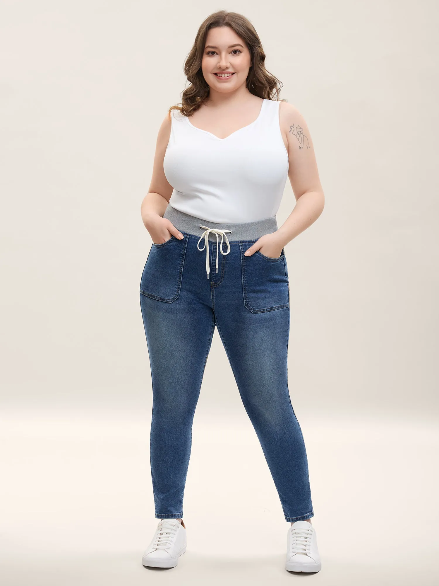 Skinny Fit Classic Mid-Rise Jeans sold by Bloomchic product image thumbnail 5