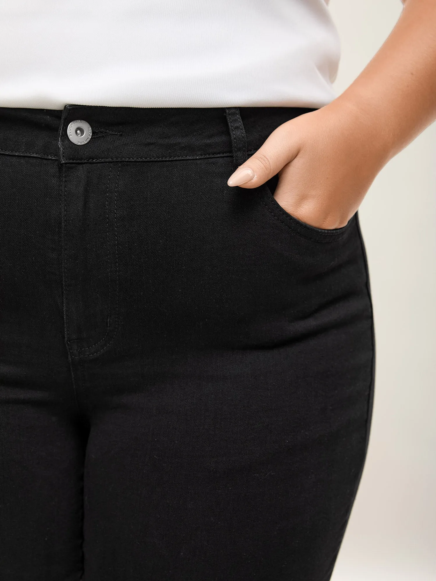 Classic Straight-Leg High-Rise Jeans sold by Bloomchic product image thumbnail 4