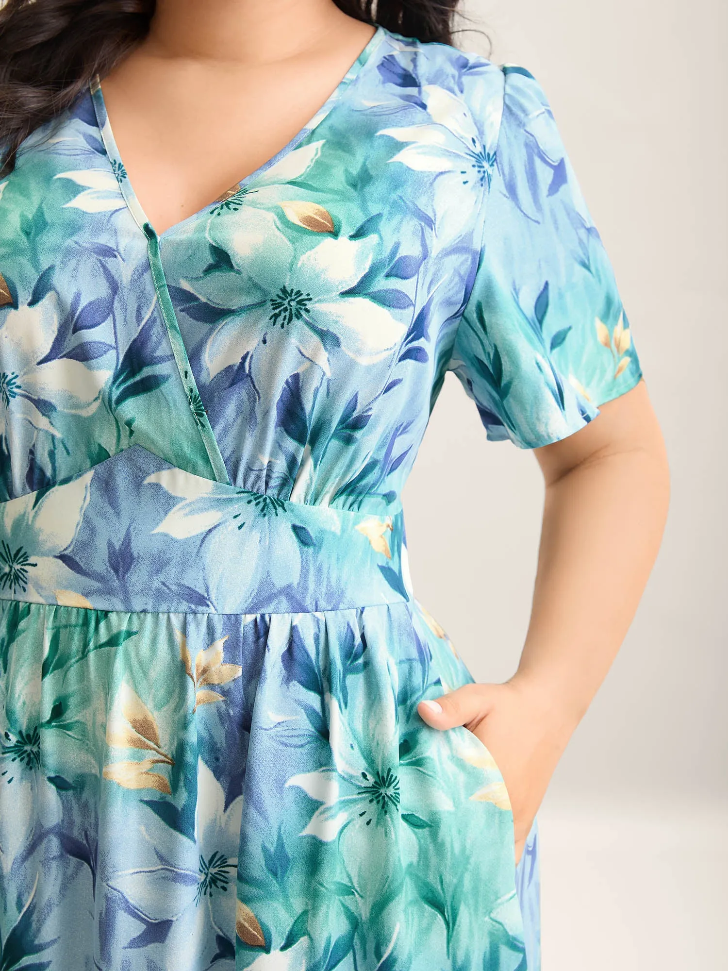 Floral Print High Low Hem Midi Dress sold by Bloomchic product image thumbnail 2