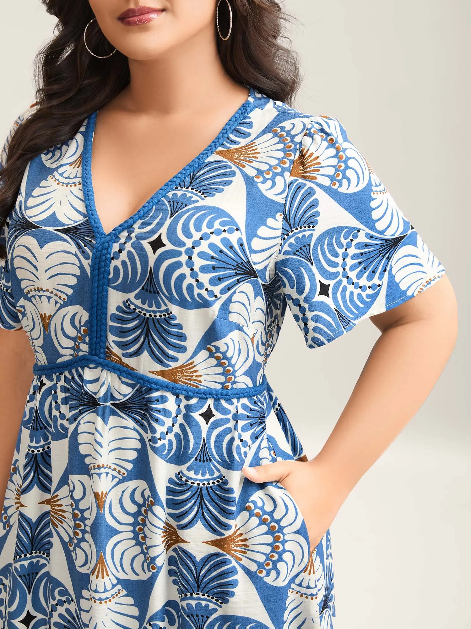 Shell Print Lace Detail Flowy Maxi Dress sold by Bloomchic product image thumbnail 2