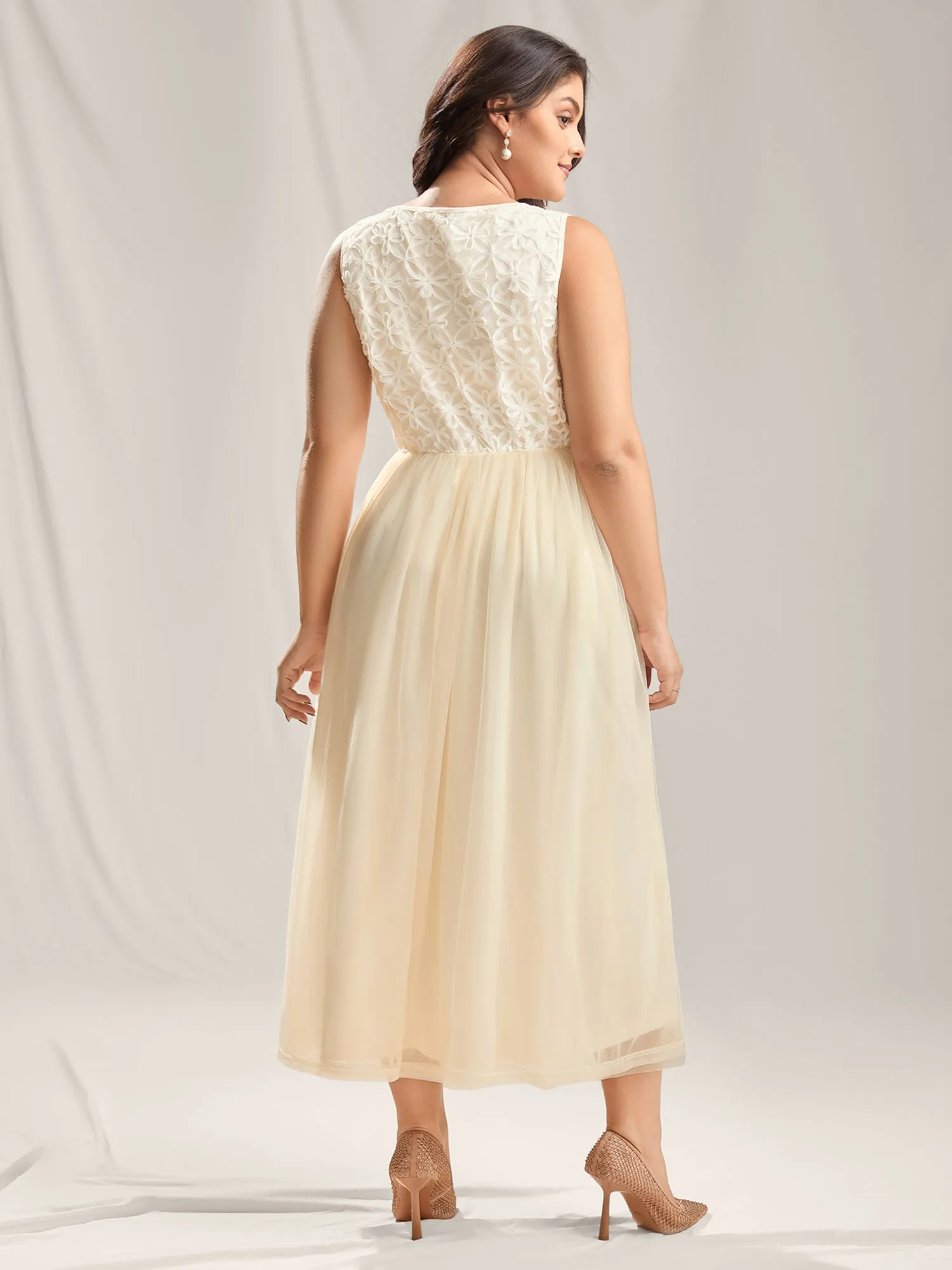 Floral Embroidered Spliced Mesh Maxi Dress sold by Bloomchic product image thumbnail 4