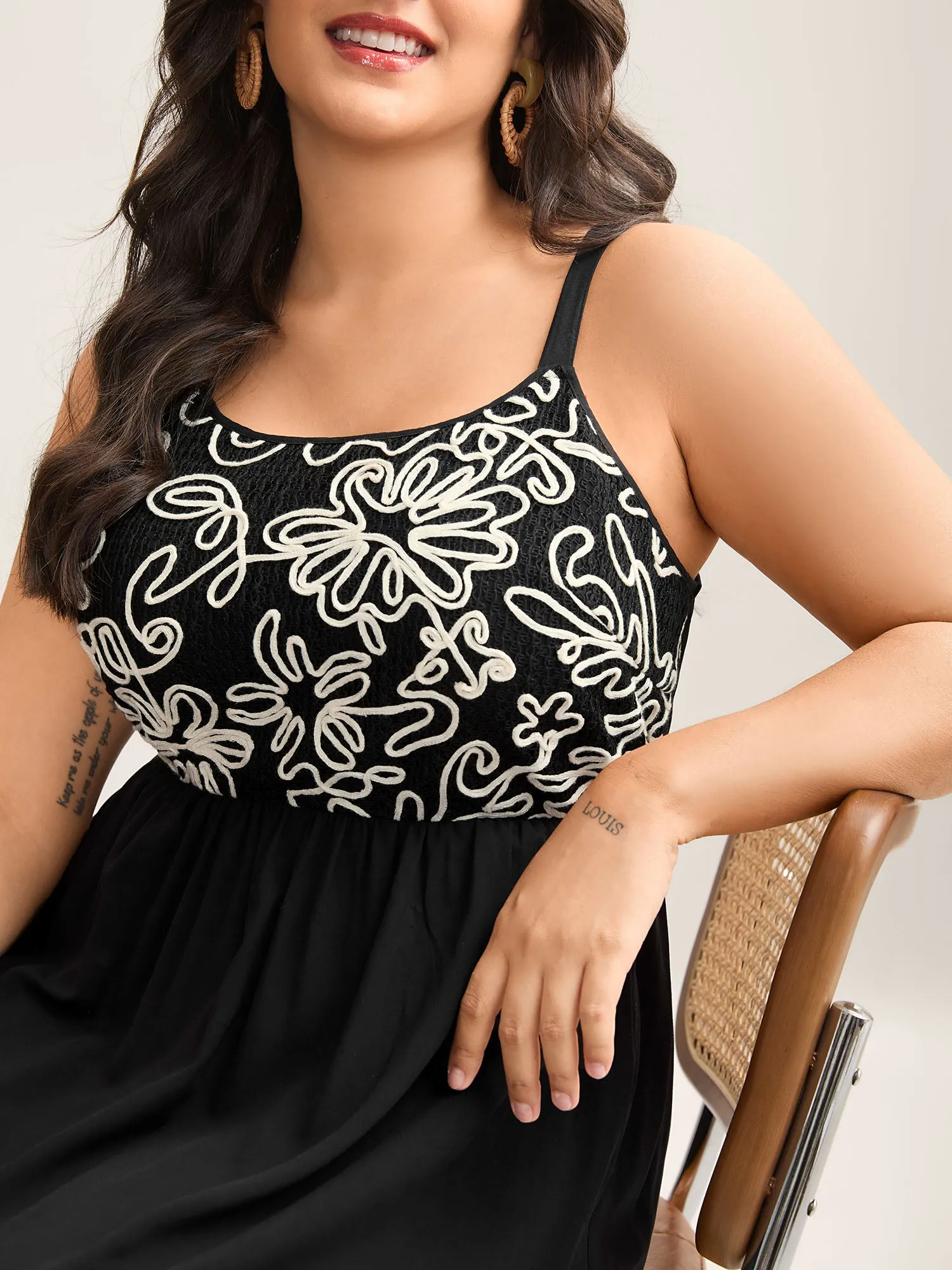 Floral Embroidered Pockets Spliced Midi Dress sold by Bloomchic product image thumbnail 2