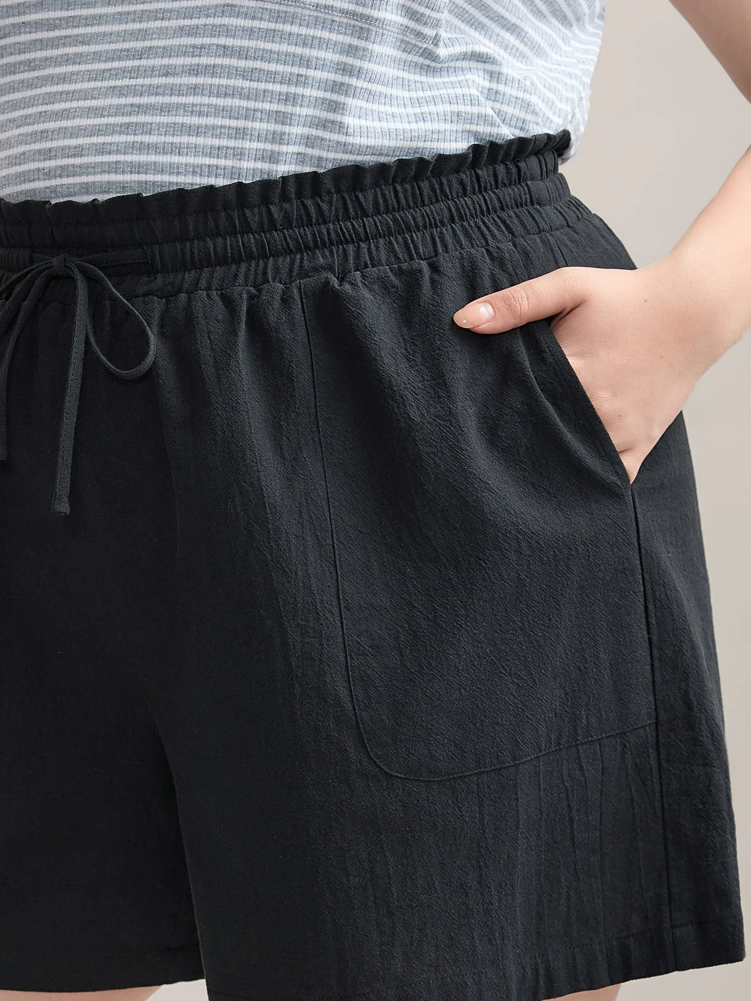 Drawstring Waist Pockets Straight-Leg Shorts sold by Bloomchic product image thumbnail 2