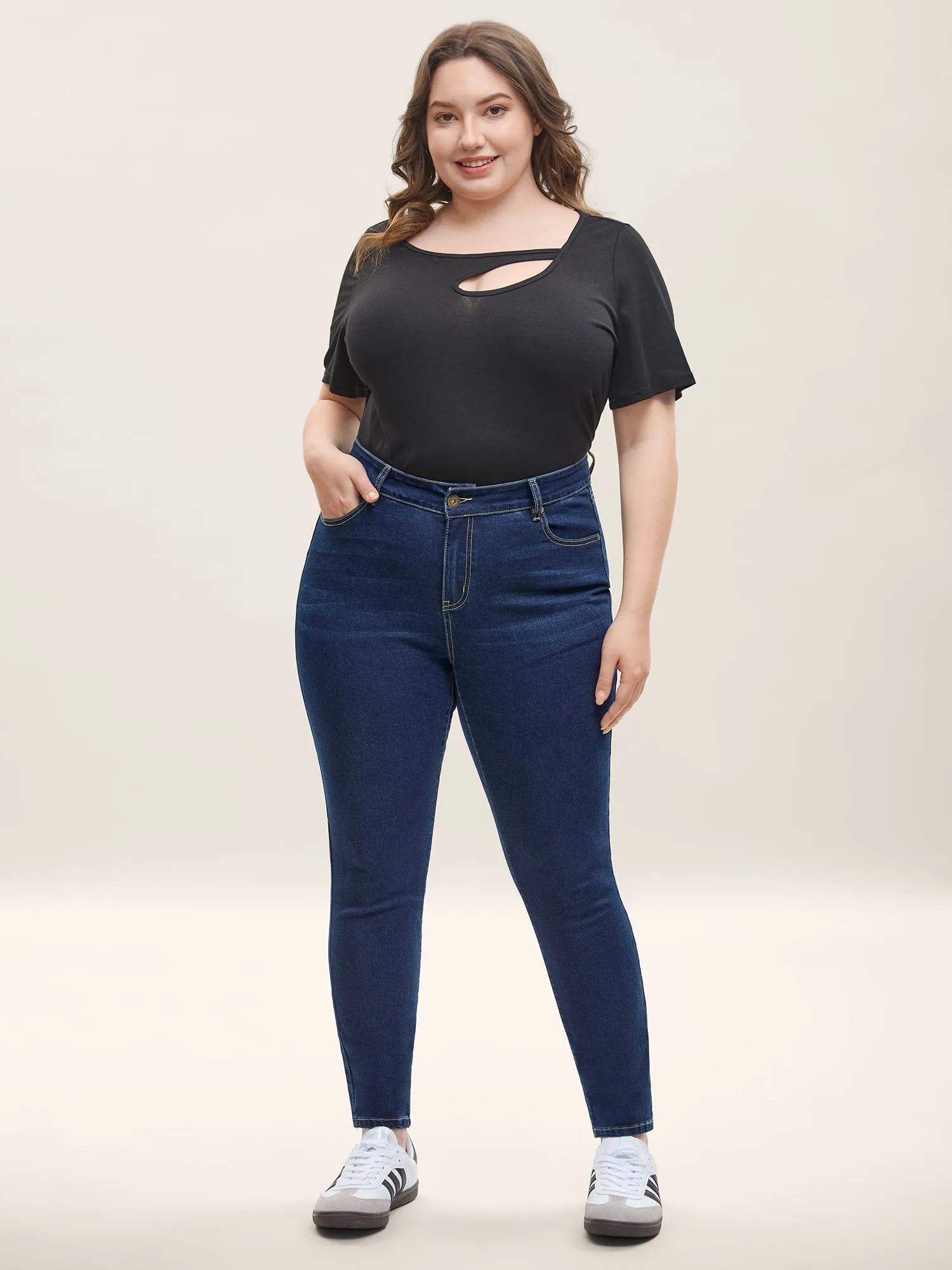 Mid Rise Skinny-Fit Classic Jeans sold by Bloomchic product image thumbnail 2