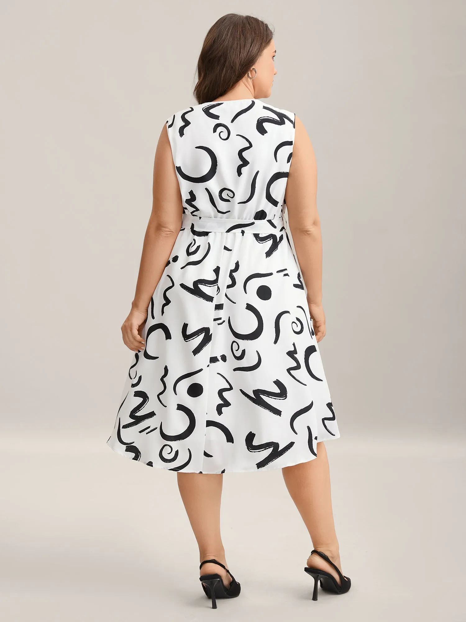 Scribble Print Belted Zipper Midi Dress sold by Bloomchic product image thumbnail 4