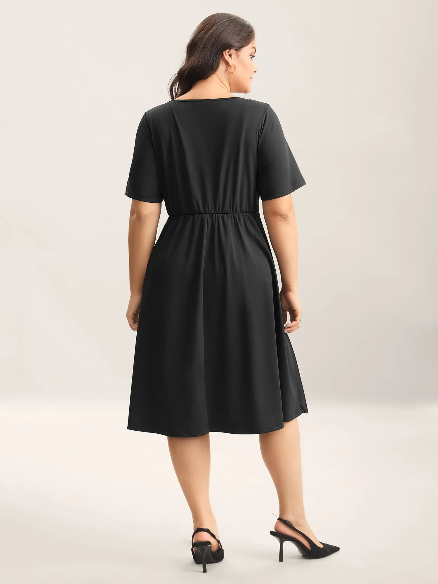 Waist-Cinched Spliced Seamed Midi Dress sold by Bloomchic product image thumbnail 4