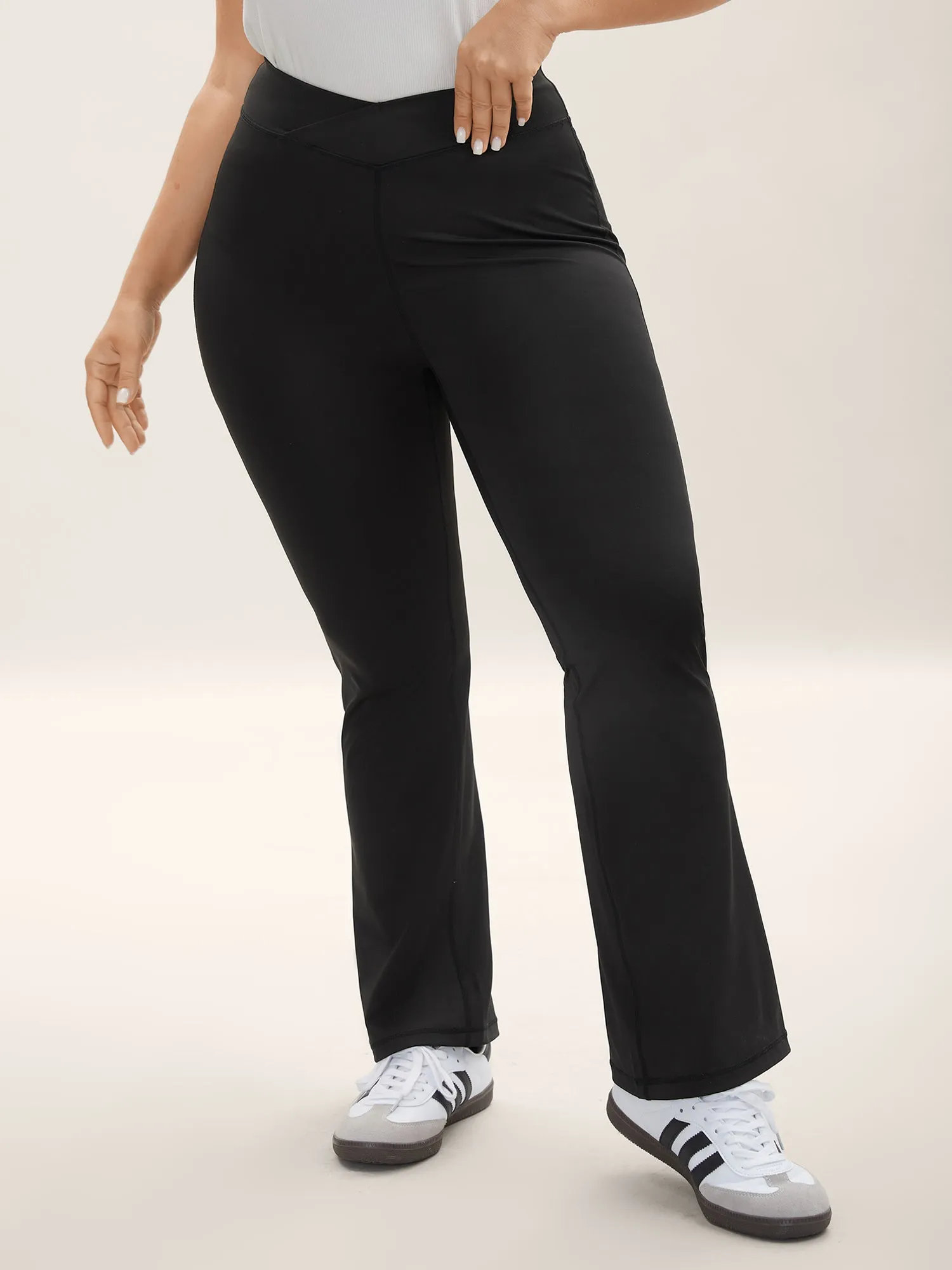 Stretchy Classic High-Rise Leggings sold by Bloomchic product image thumbnail 3