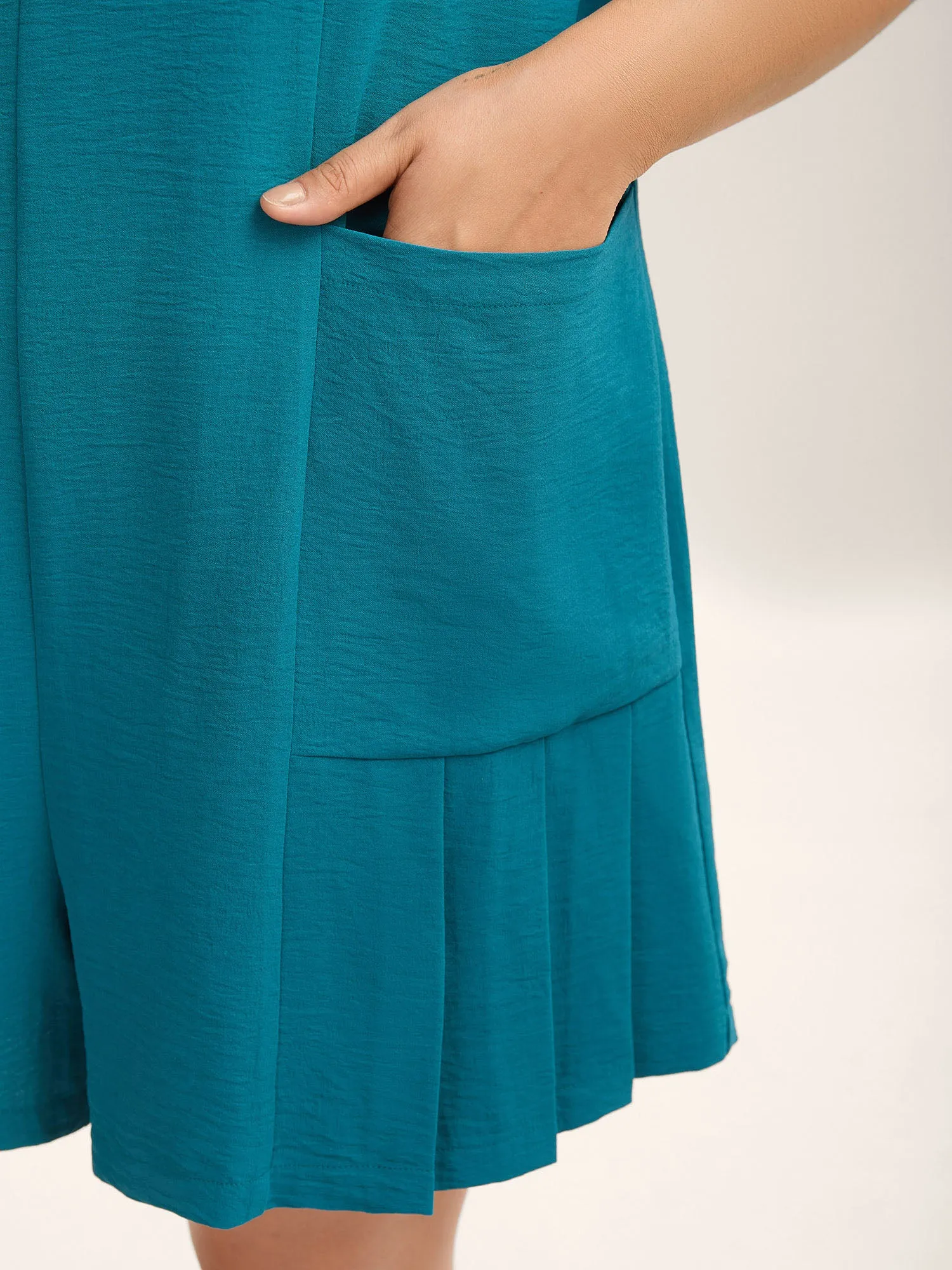 Relaxed Fit Pockets Seamed Solid Romper sold by Bloomchic product image thumbnail 2