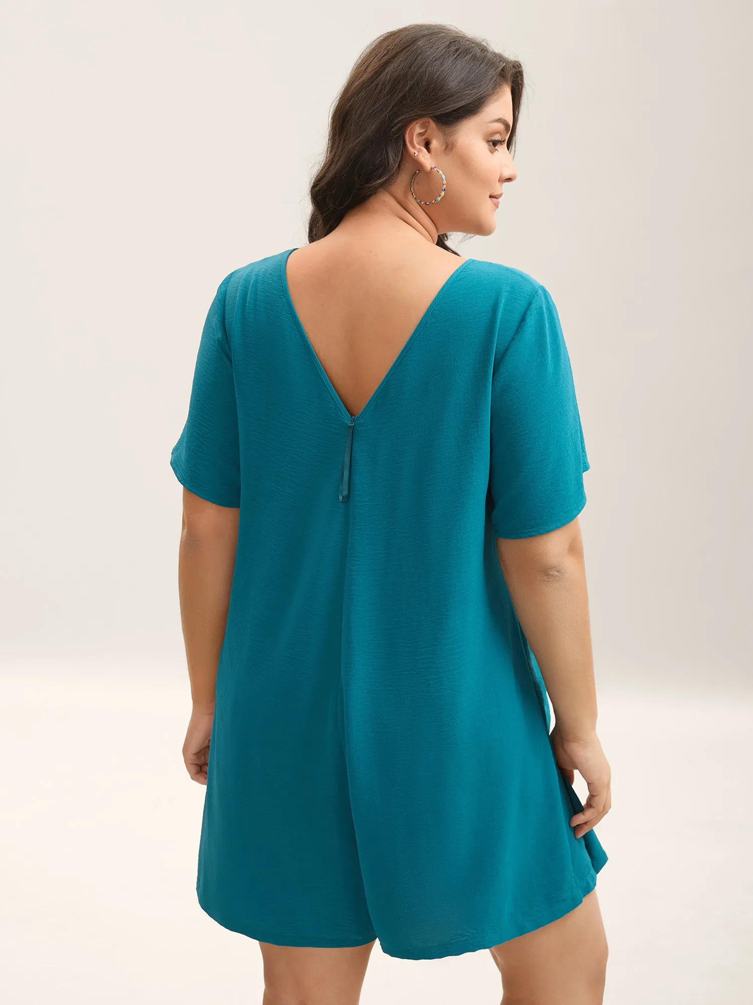 Relaxed Fit Pockets Seamed Solid Romper sold by Bloomchic product image thumbnail 5