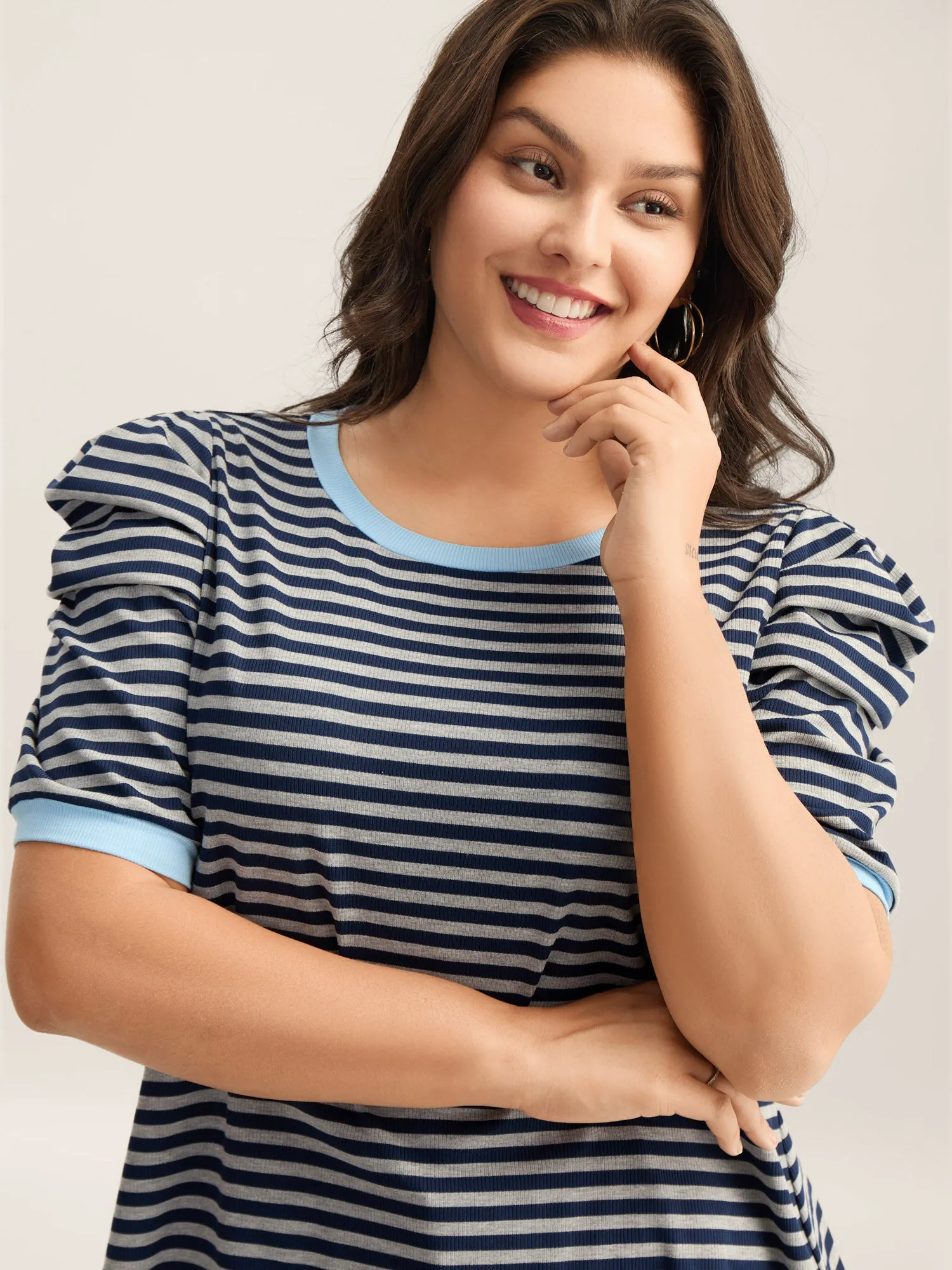 Textured Stripes Color Contrast T-Shirt sold by Bloomchic product image thumbnail 2