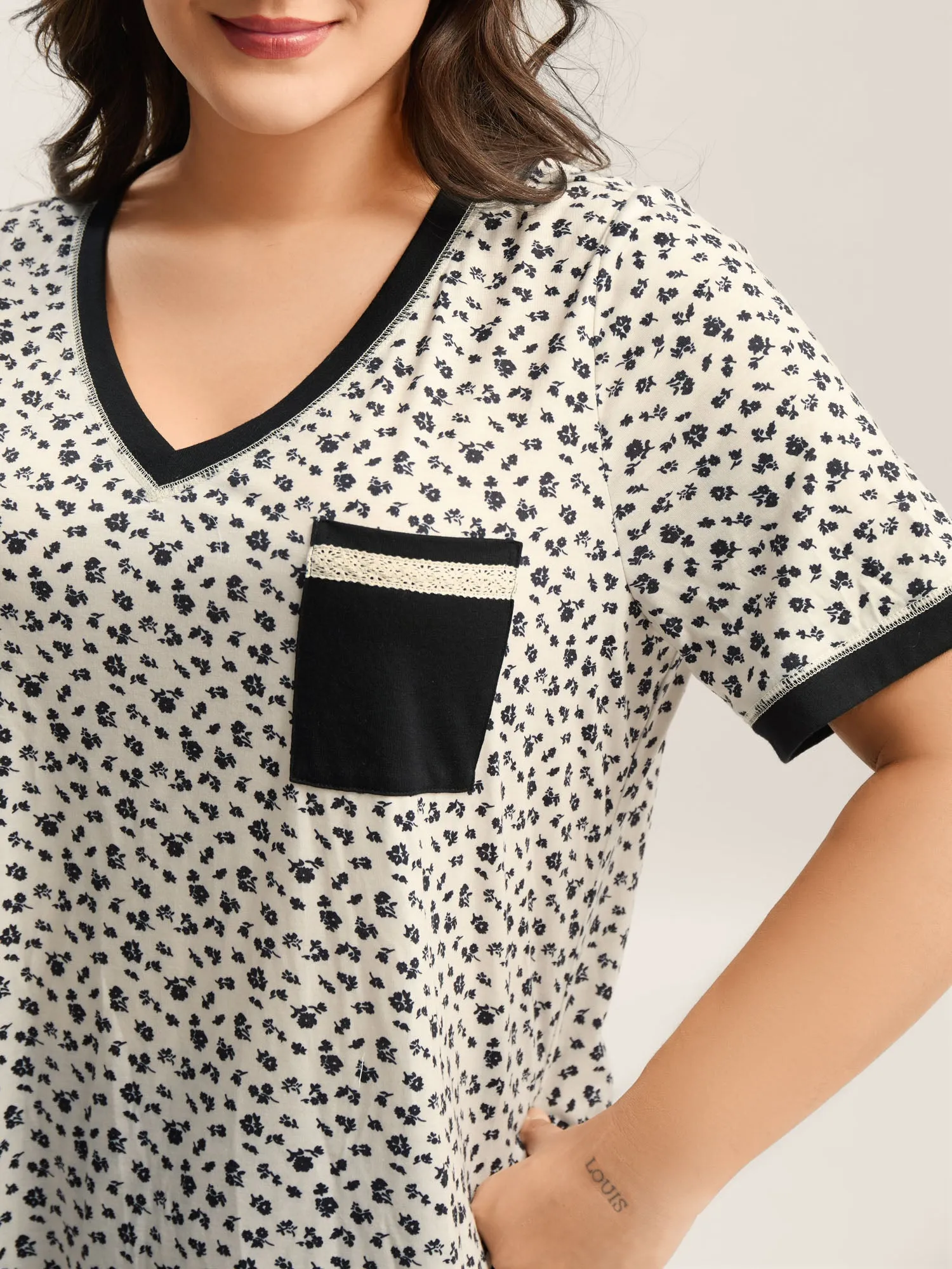 Stretchy Delicate Floral Print Contrast T-Shirt sold by Bloomchic product image thumbnail 2