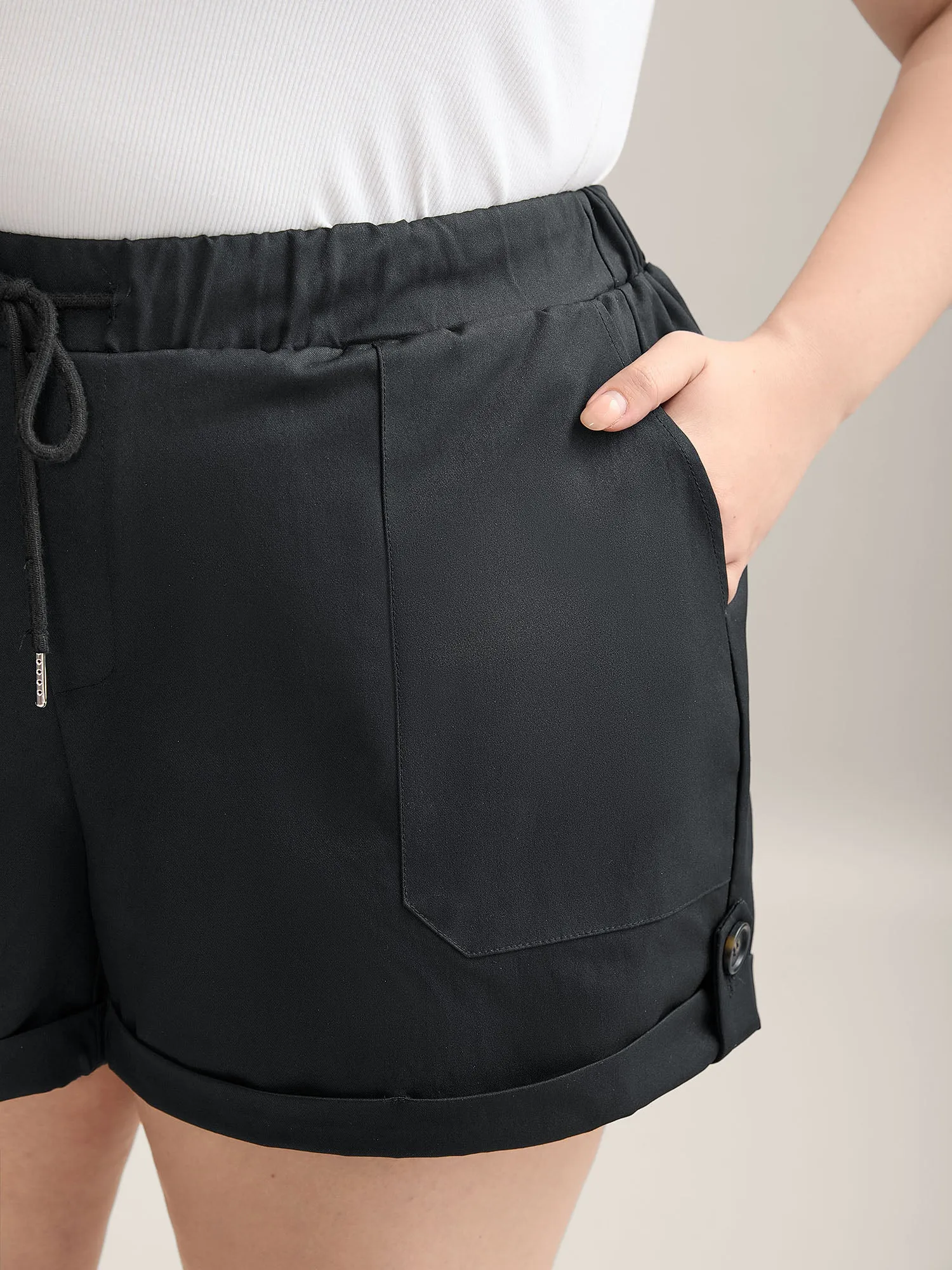 Rolled Hem Straight-Leg Drawstring Shorts sold by Bloomchic product image thumbnail 2