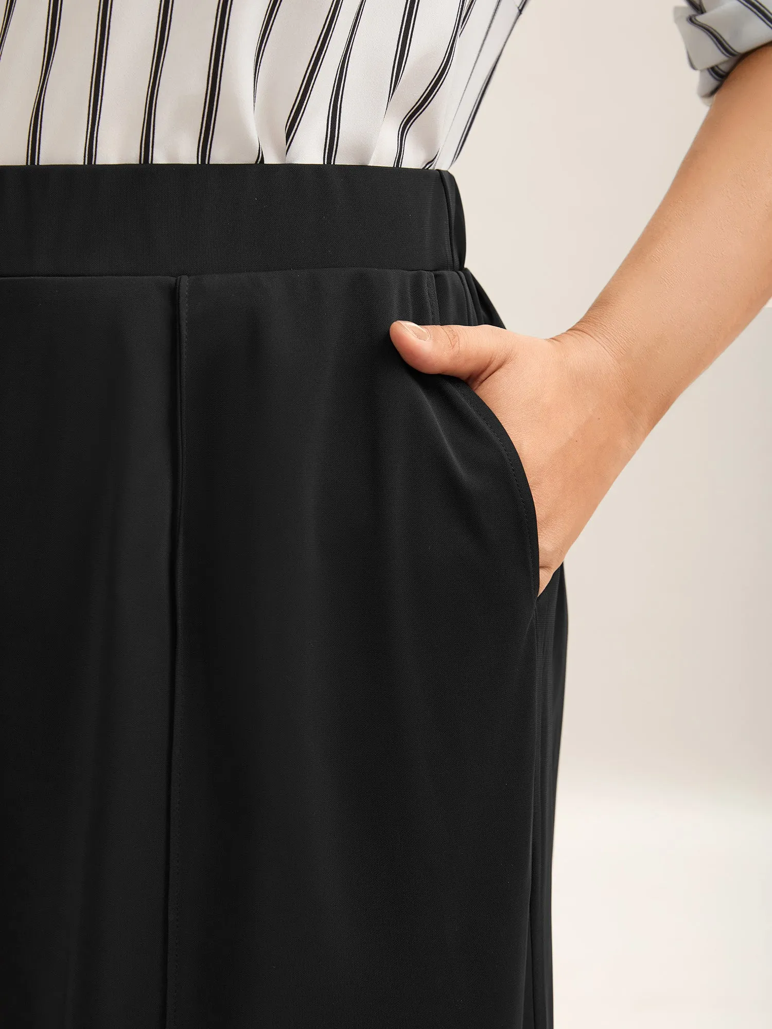 Stretchy Pleated Pockets Wide-Leg Pants sold by Bloomchic product image thumbnail 2