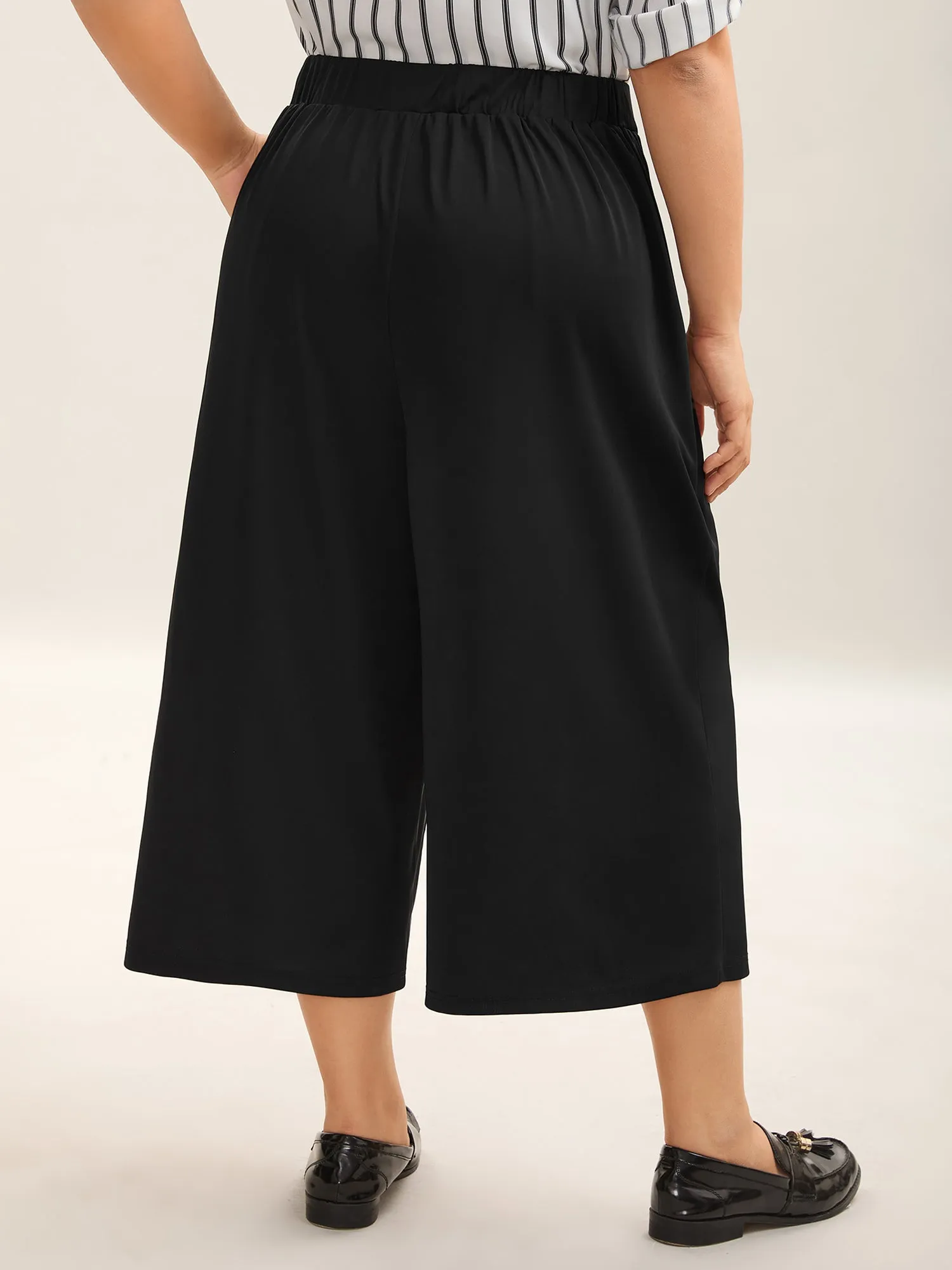 Stretchy Pleated Pockets Wide-Leg Pants sold by Bloomchic product image thumbnail 5