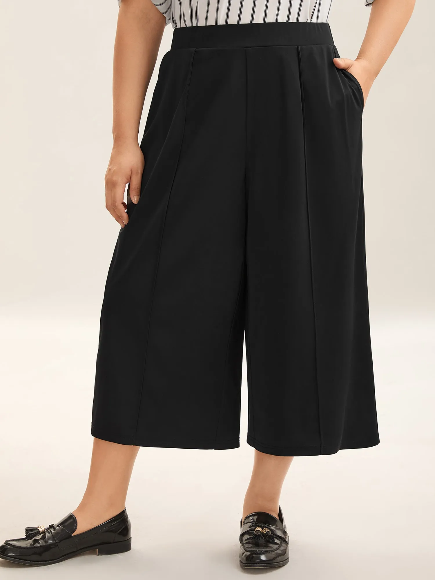 Stretchy Pleated Pockets Wide-Leg Pants sold by Bloomchic