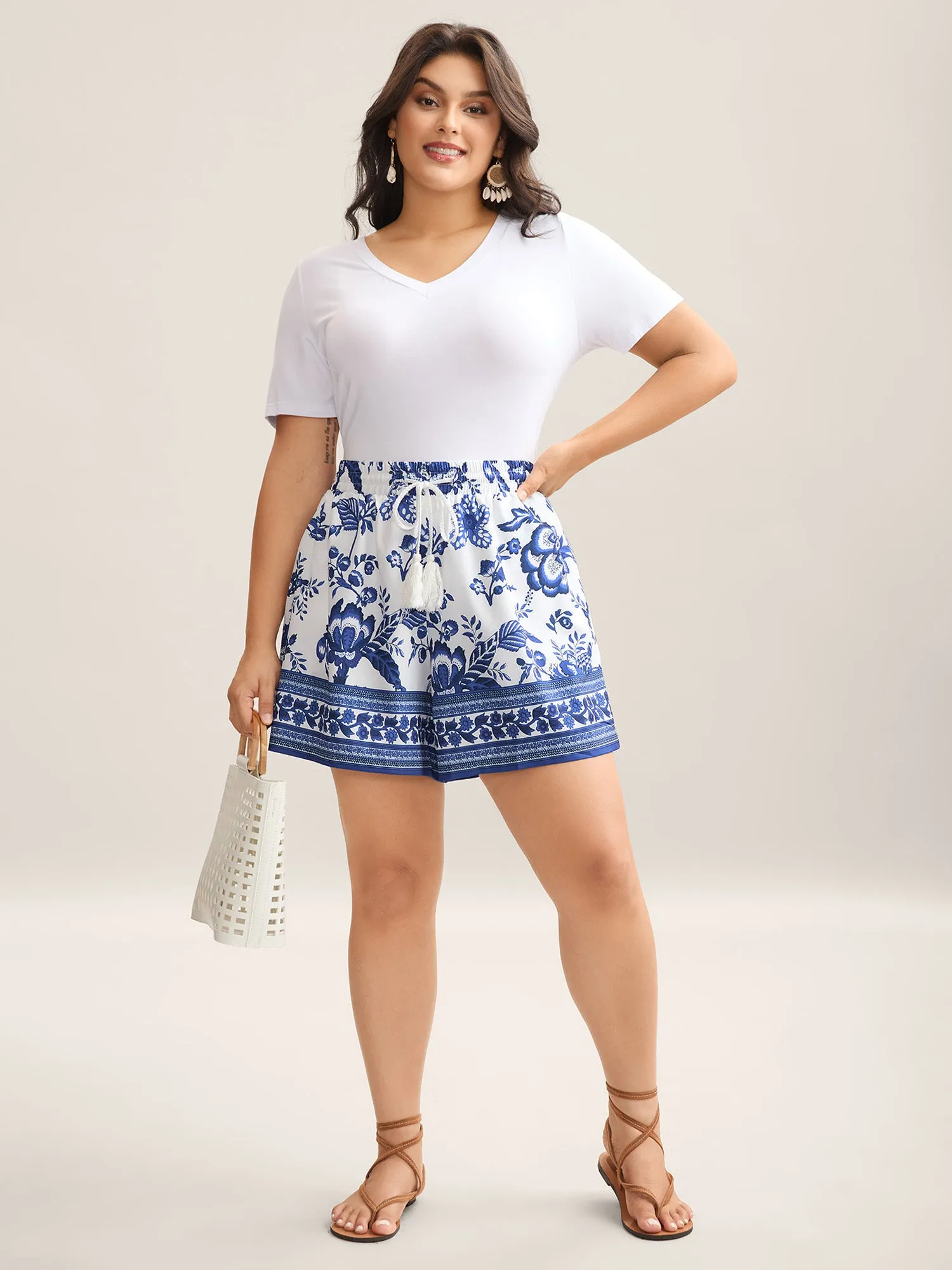 Floral Print Drawstring Straight-Leg Shorts sold by Bloomchic product image thumbnail 2