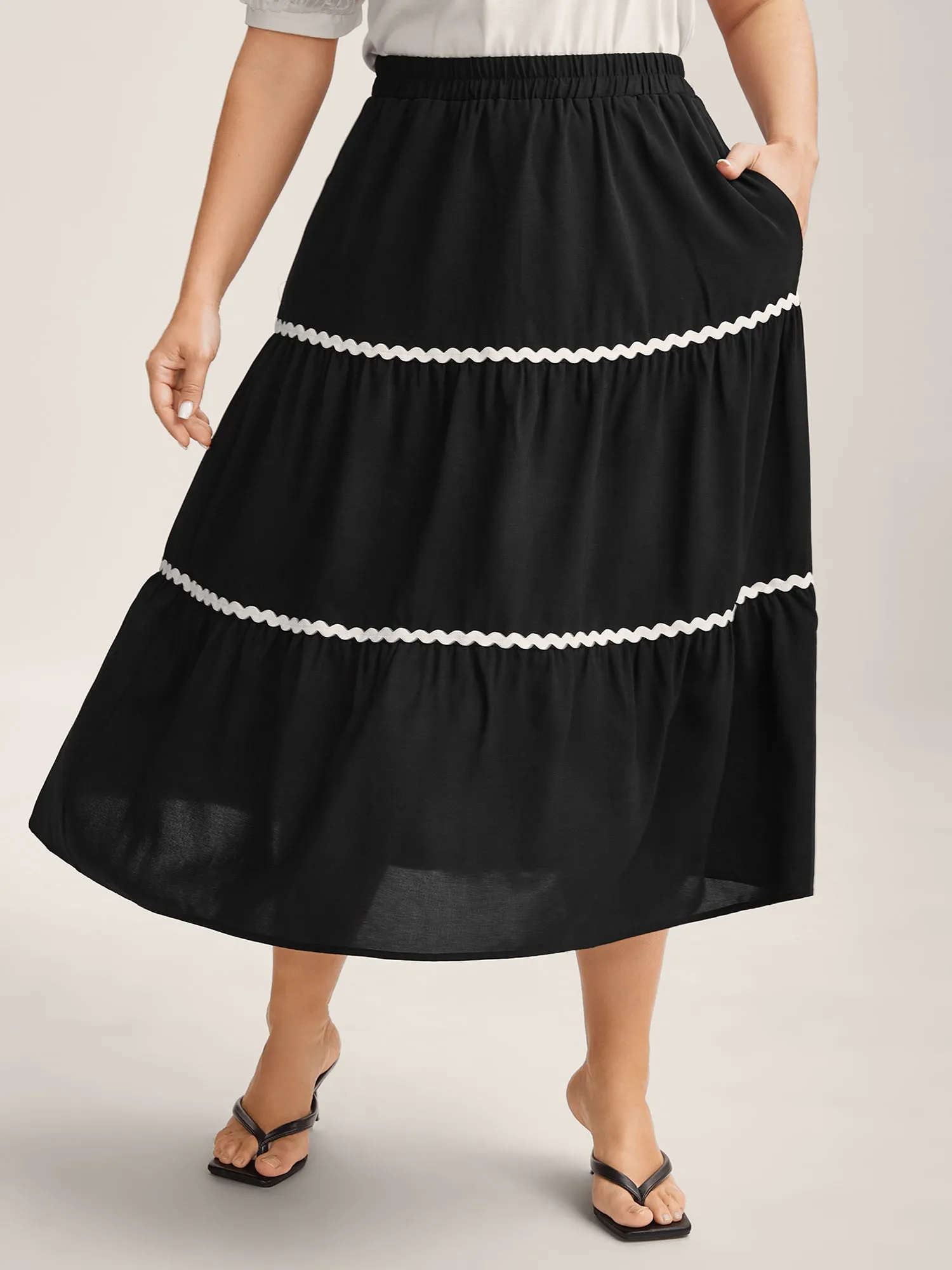 Wavy Lace Trim Tiered Maxi Skirt sold by Bloomchic product image thumbnail 2