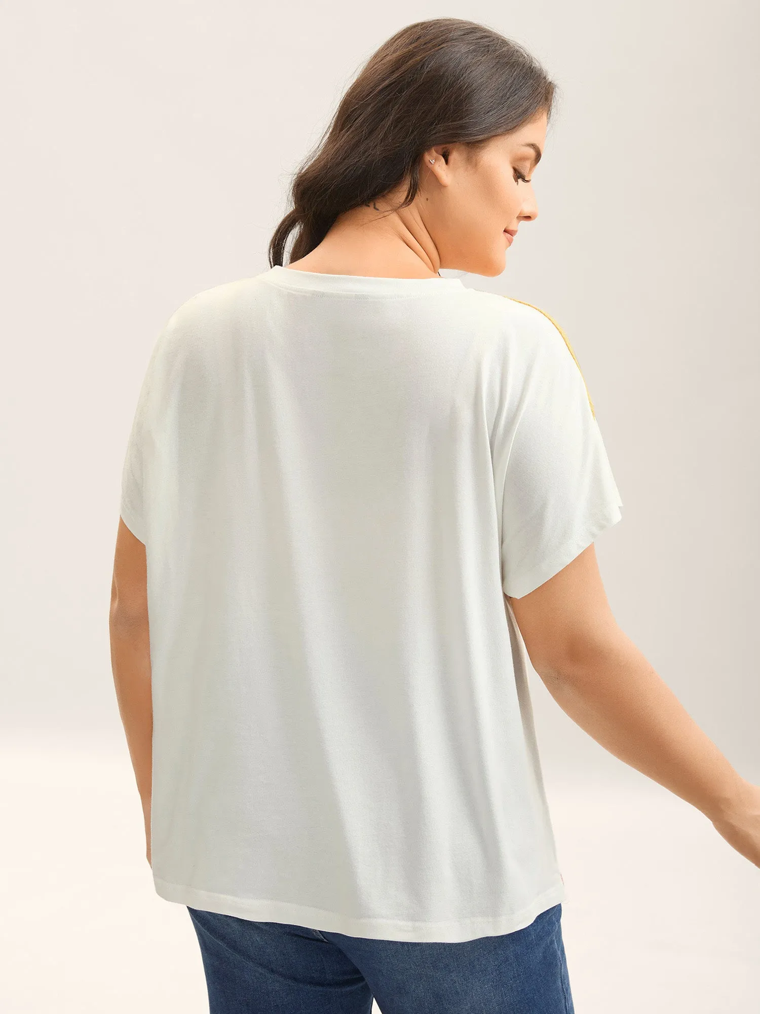 Color Block Round Neck T-Shirt sold by Bloomchic product image thumbnail 4