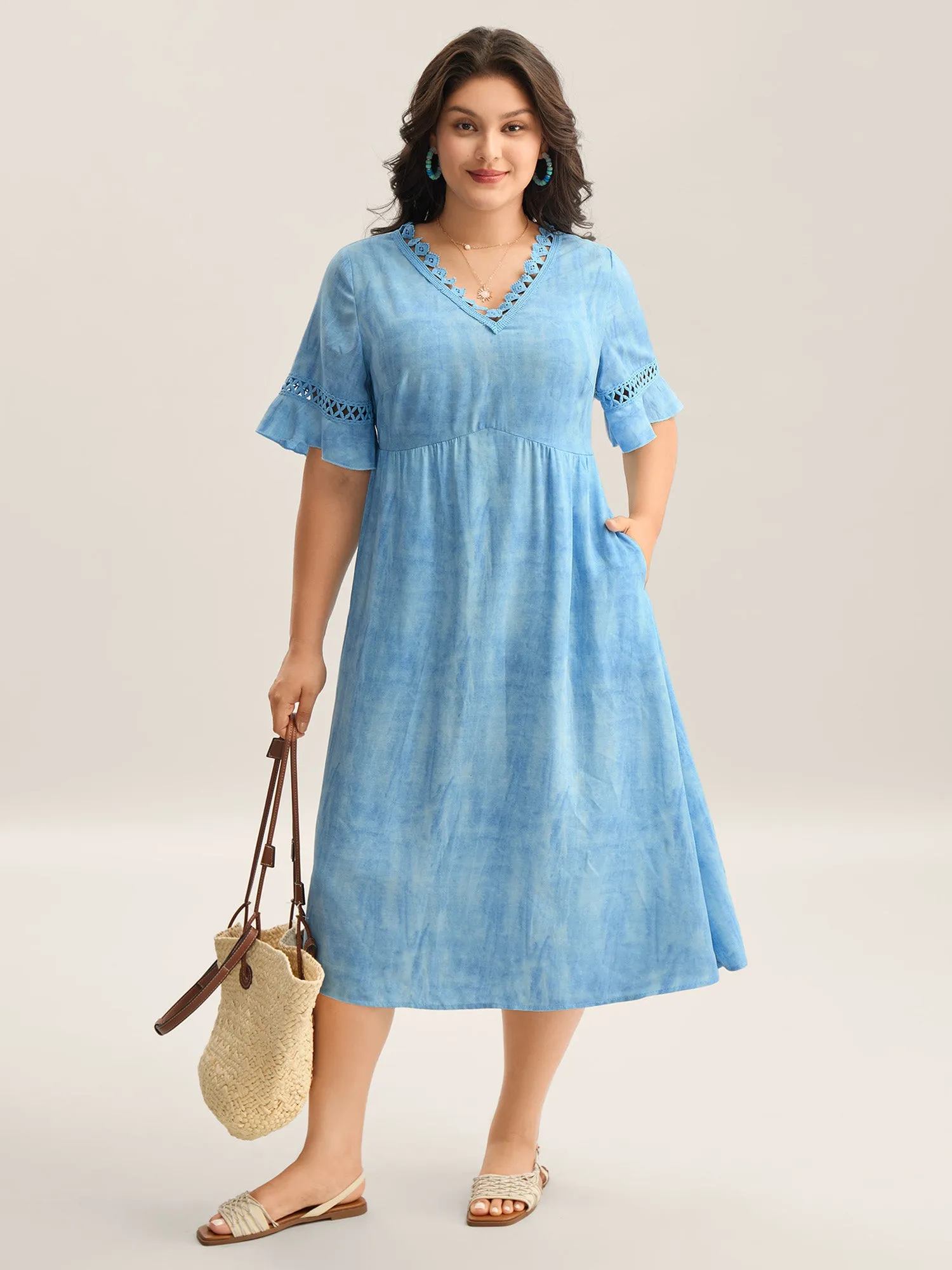 Color Blend Lace Trim Pockets Midi Dress sold by Bloomchic product image thumbnail 2