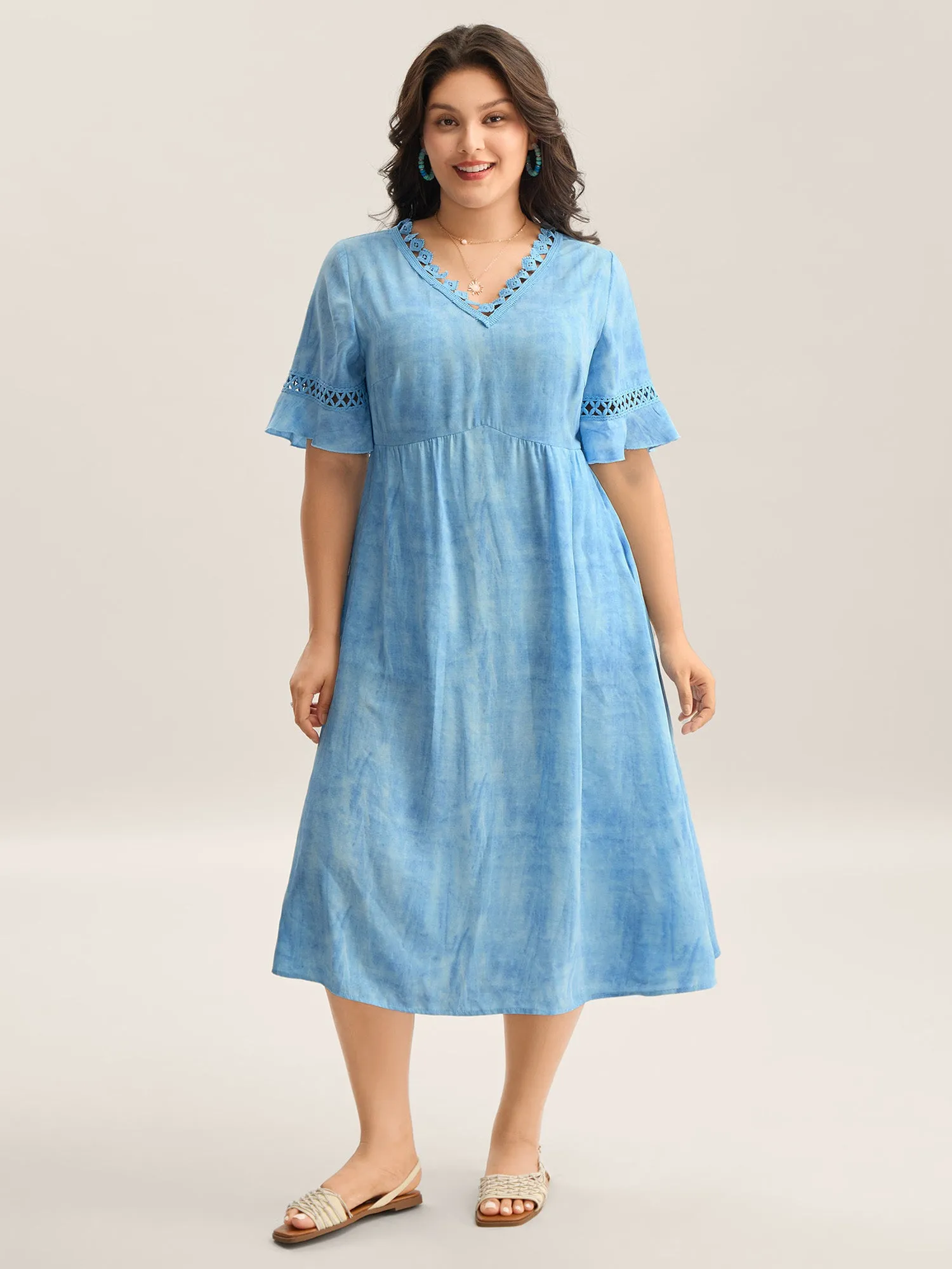 Color Blend Lace Trim Pockets Midi Dress sold by Bloomchic product image thumbnail 3