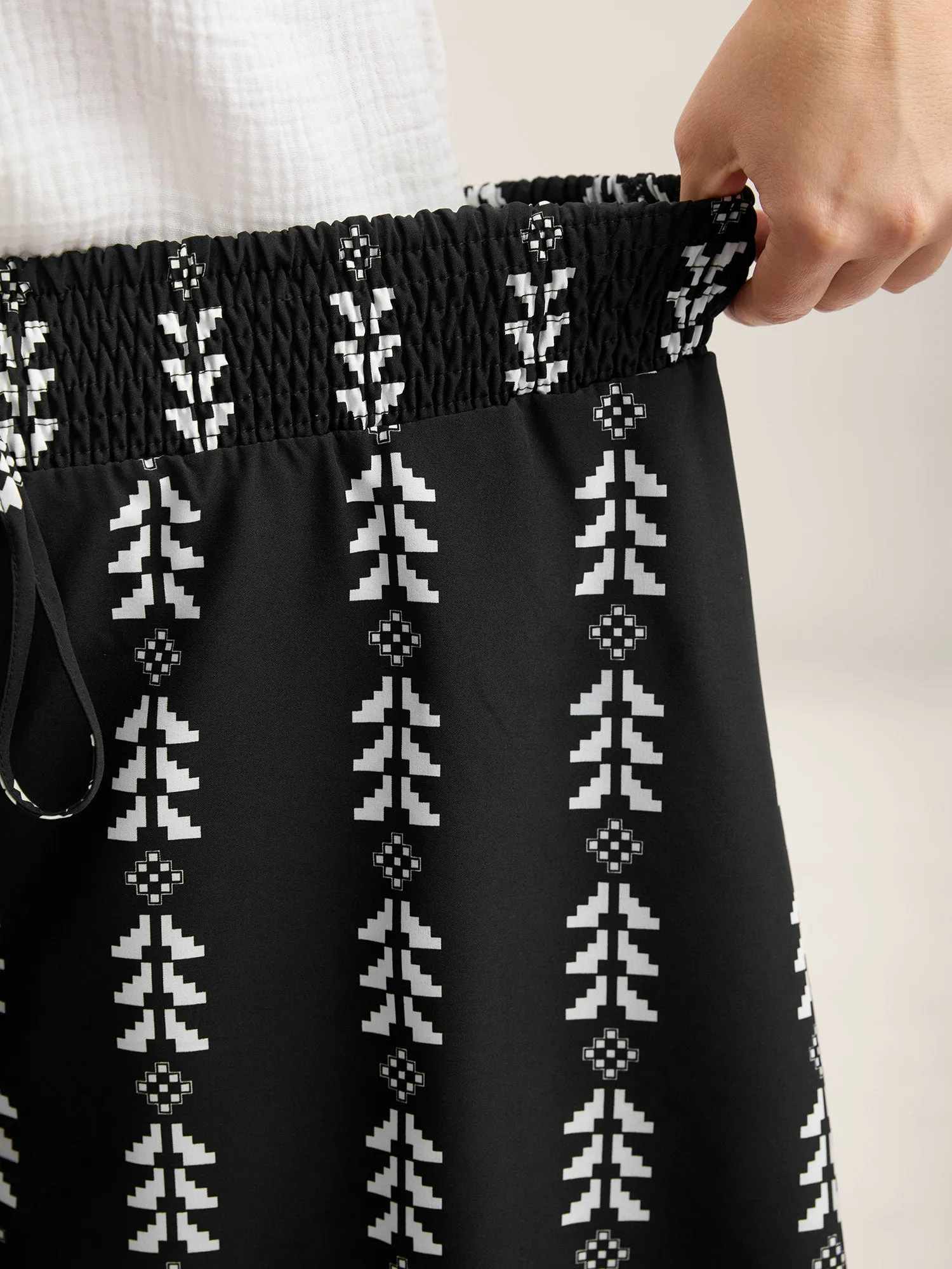 Geometric Print Wide-Leg Shorts sold by Bloomchic product image thumbnail 4