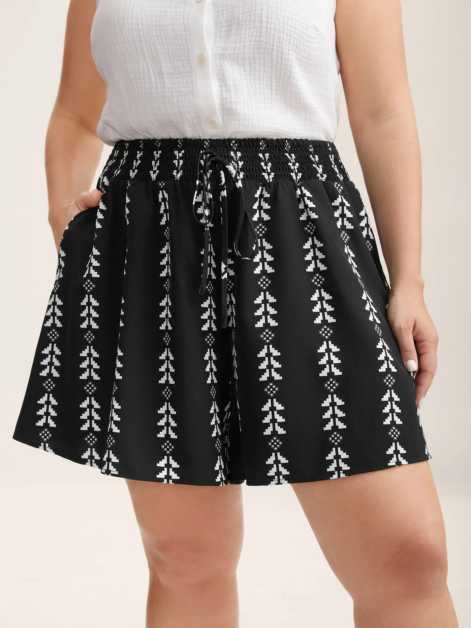 Geometric Print Wide-Leg Shorts sold by Bloomchic product image thumbnail 2