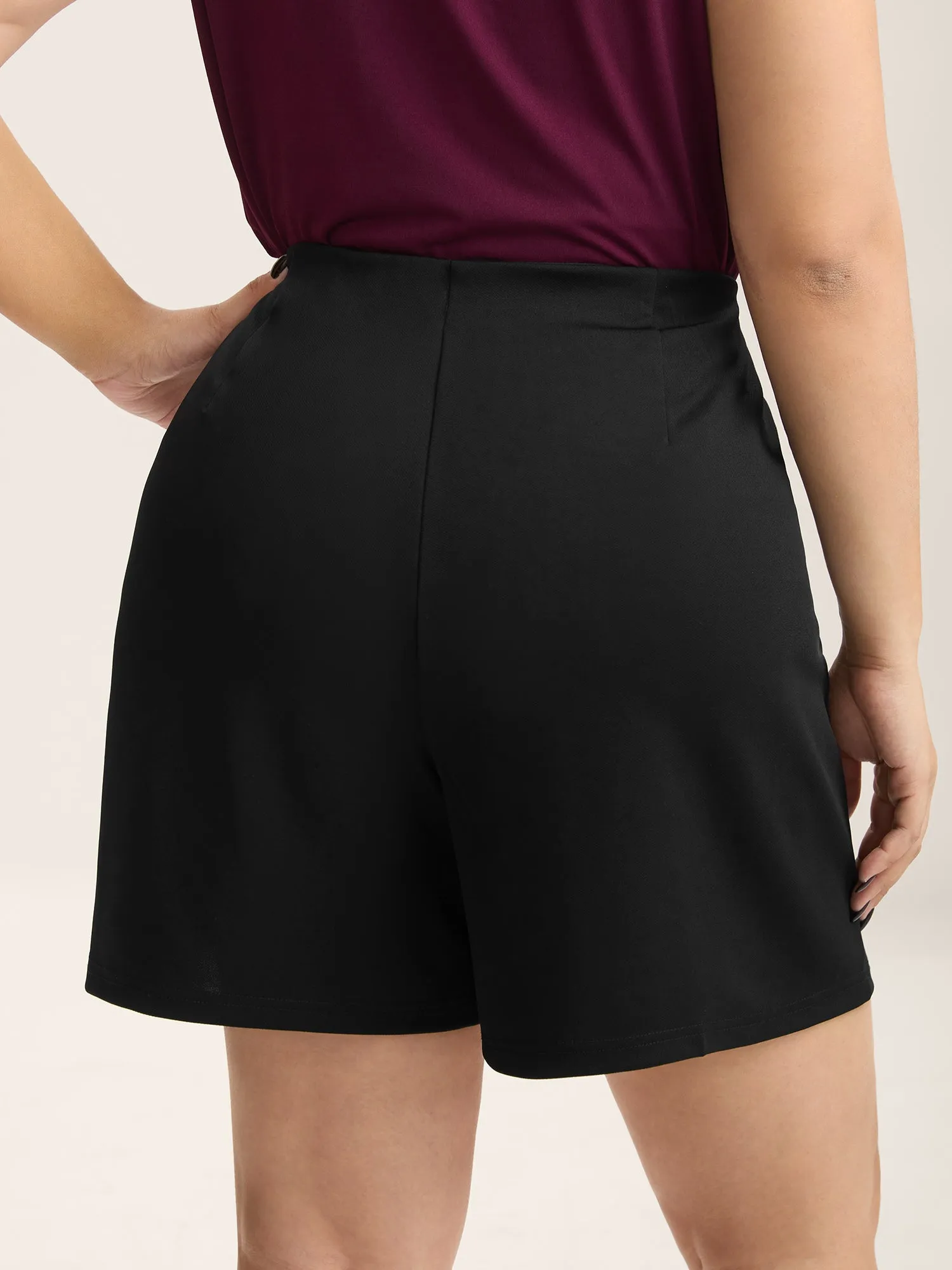 No-Gap Waist Button Detail Straight-Leg Shorts sold by Bloomchic product image thumbnail 5