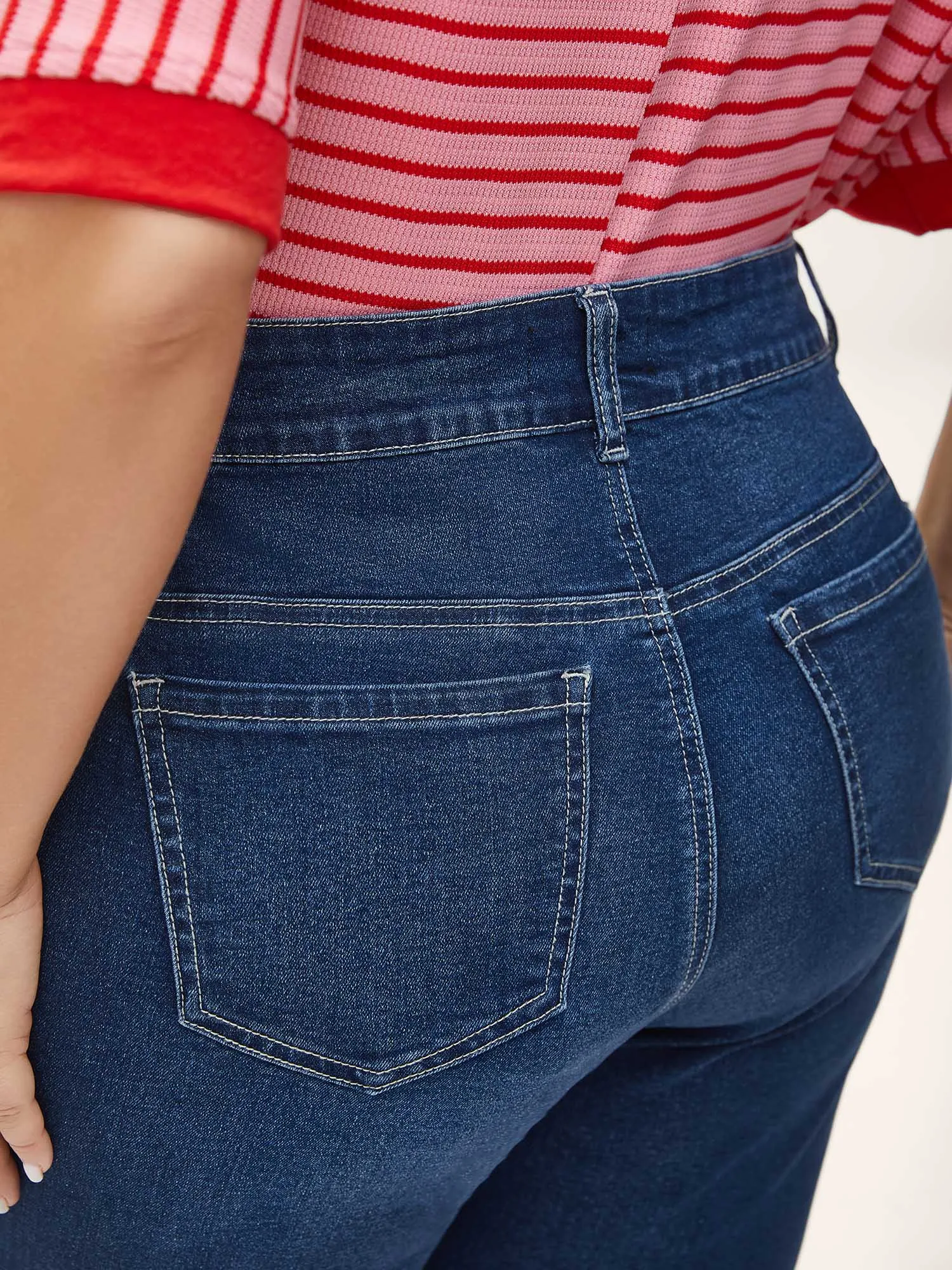 Stretchy 5 Pockets Skinny-Fit Crop Jeans sold by Bloomchic product image thumbnail 2