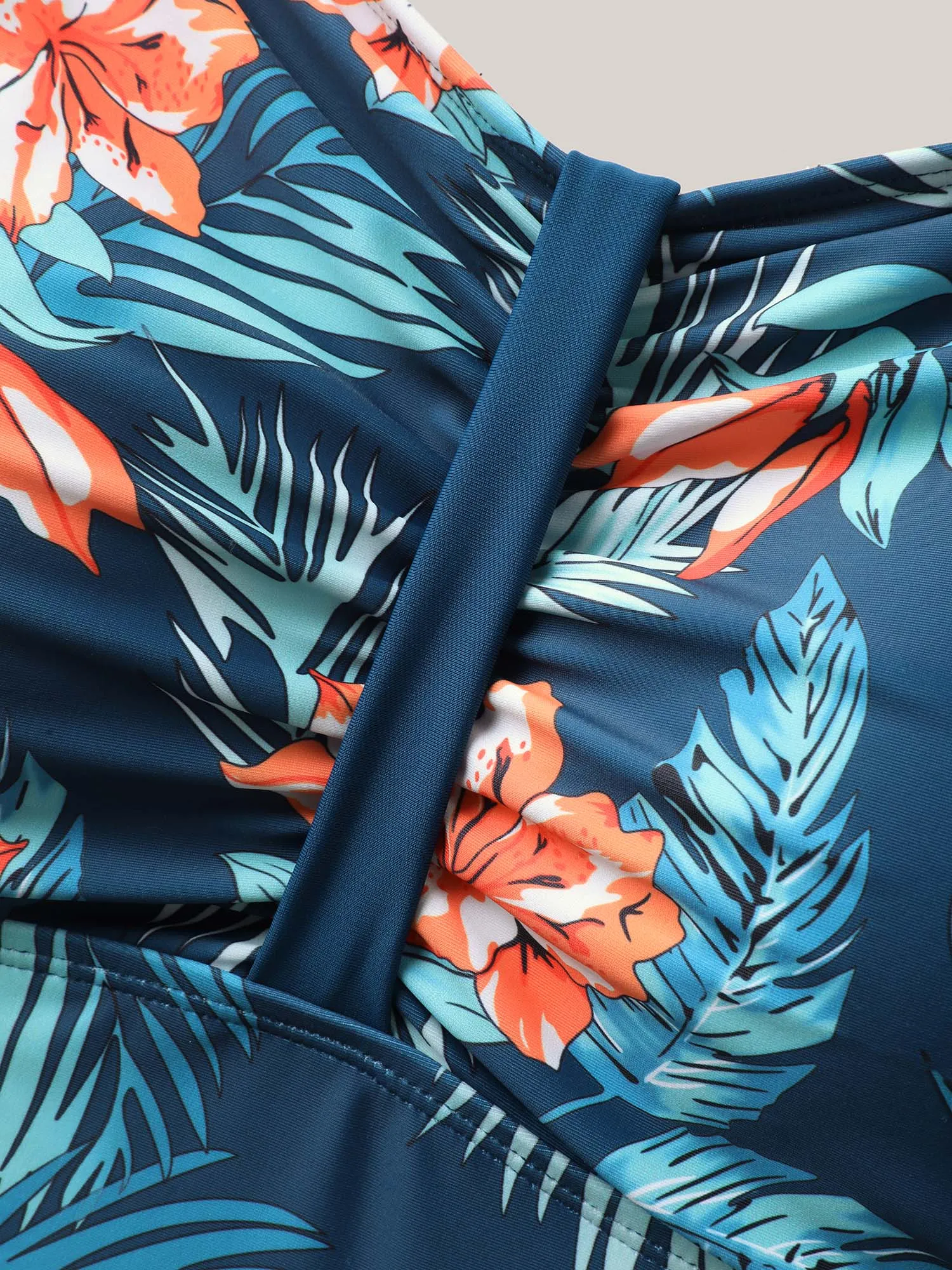 Tropical Print Ruched Spliced Bikini Top sold by Bloomchic product image thumbnail 5