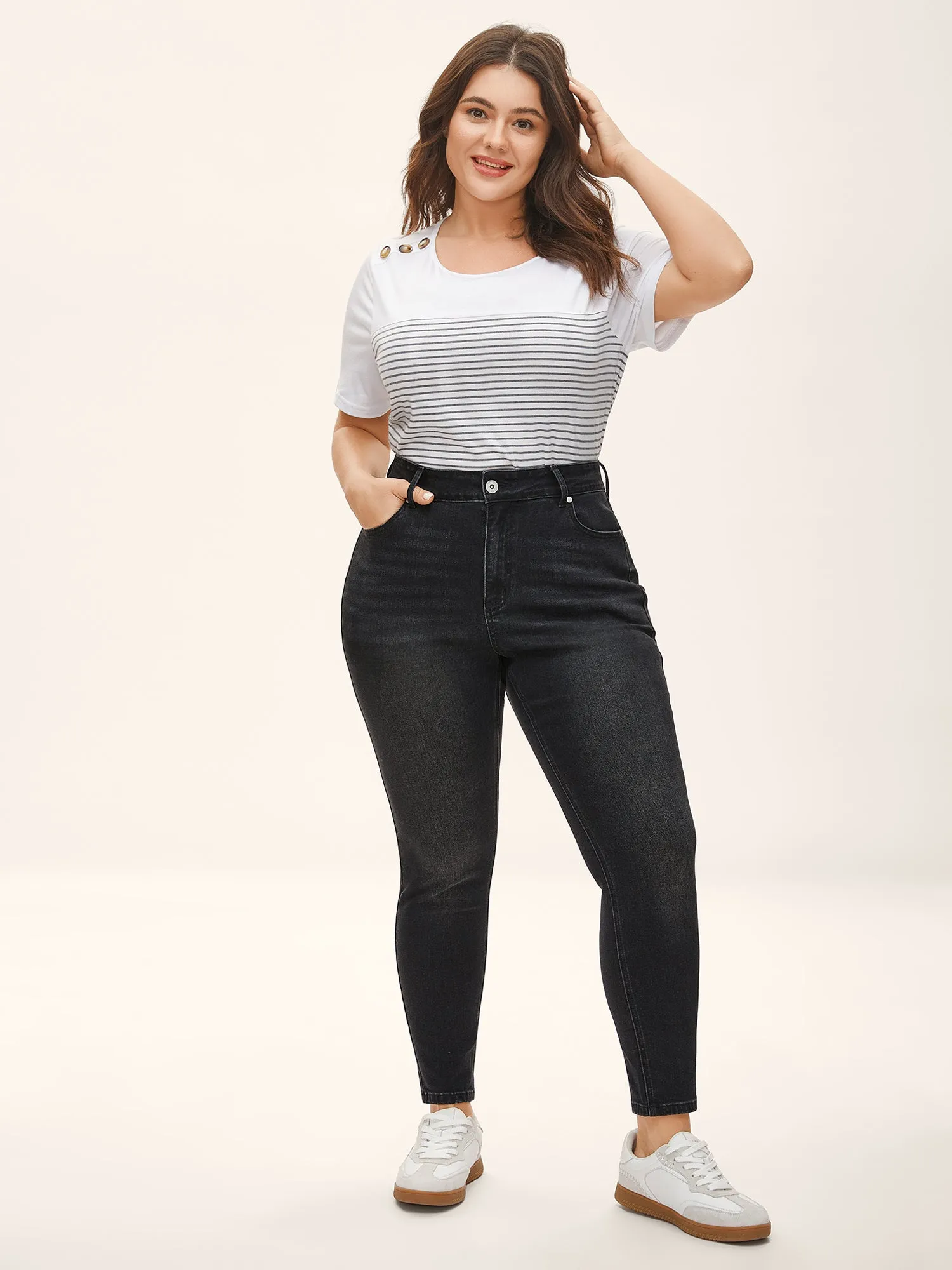 5 Pockets Stretch Skinny-Fit Jeans sold by Bloomchic product image thumbnail 2