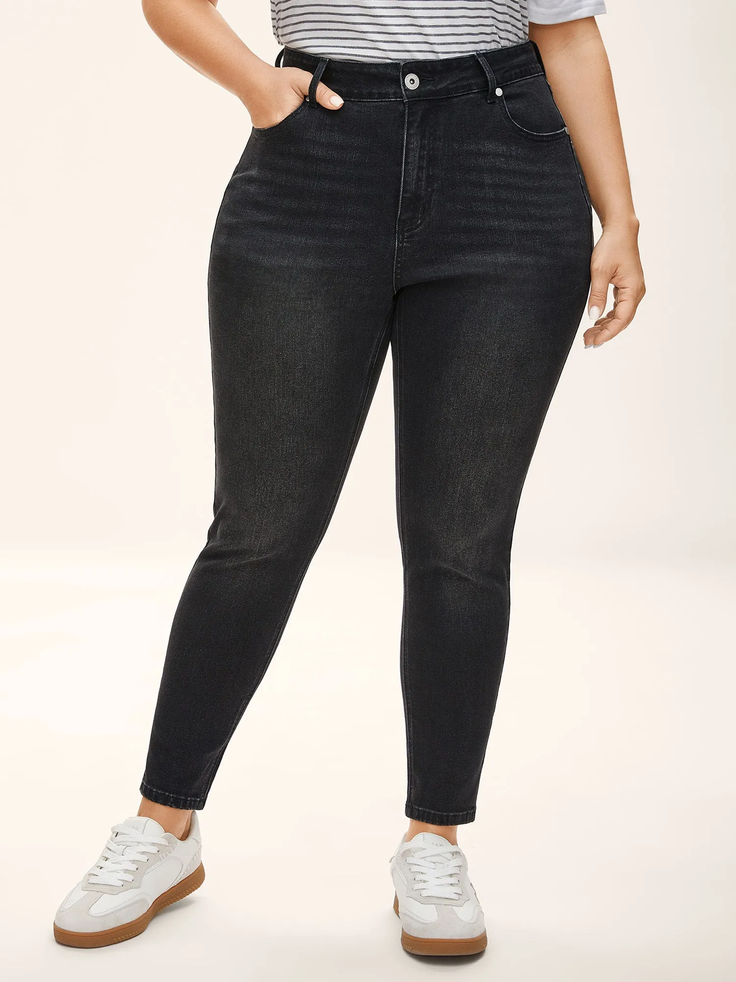 5 Pockets Stretch Skinny-Fit Jeans sold by Bloomchic