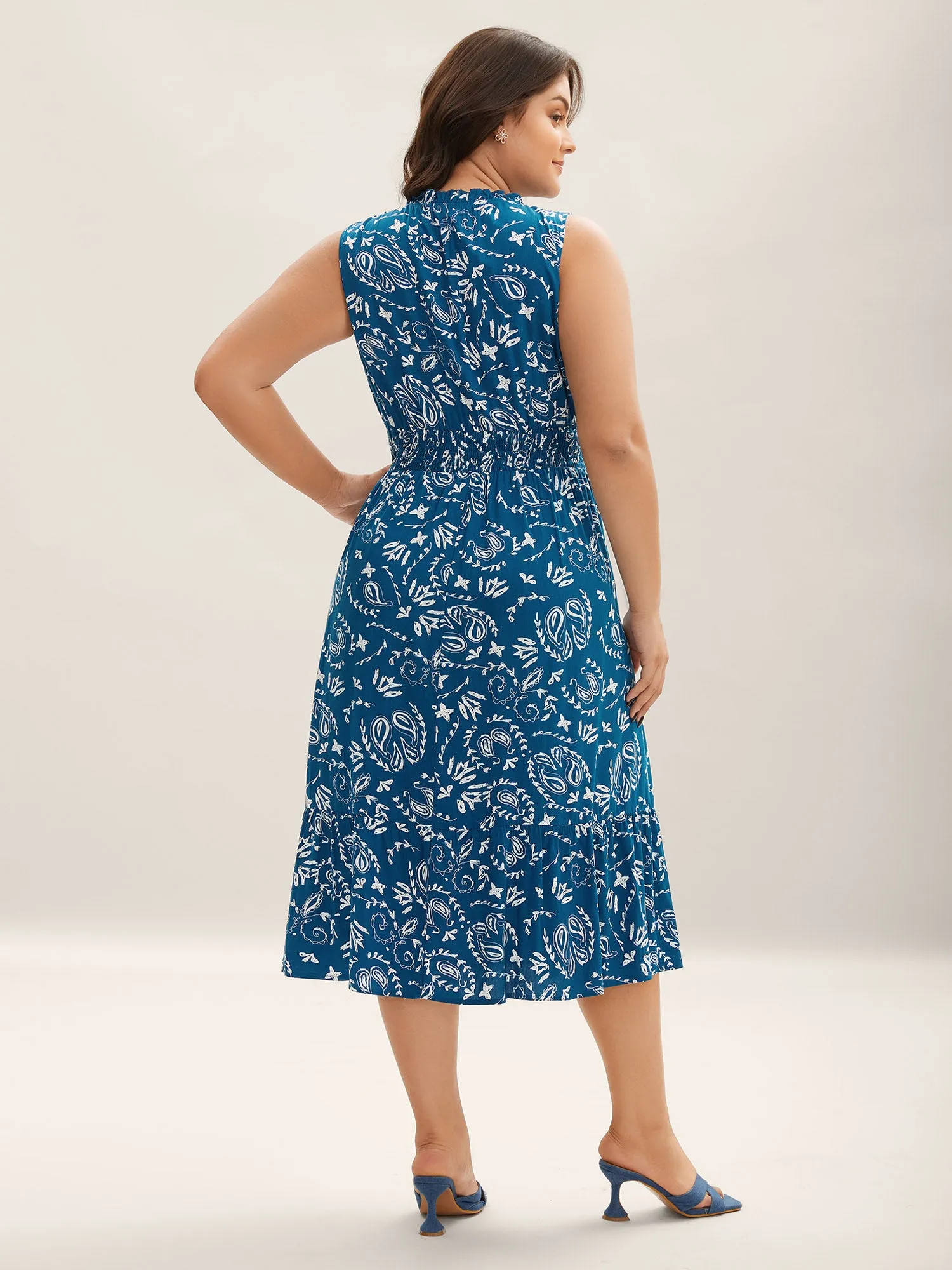 Paisley Print Shirred Sleeveless Midi Dress sold by Bloomchic product image thumbnail 4