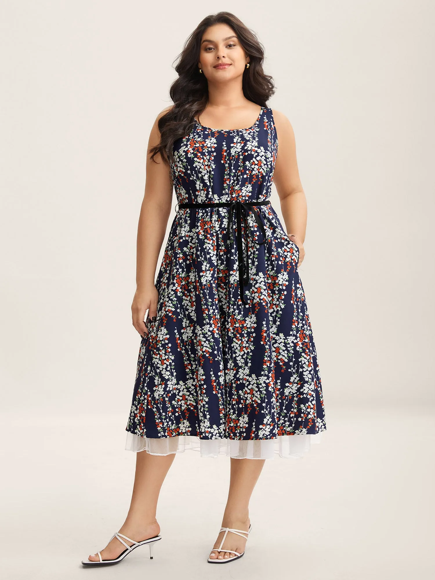 Ditsy Floral Print Lace Hem Midi Dress sold by Bloomchic product image thumbnail 3