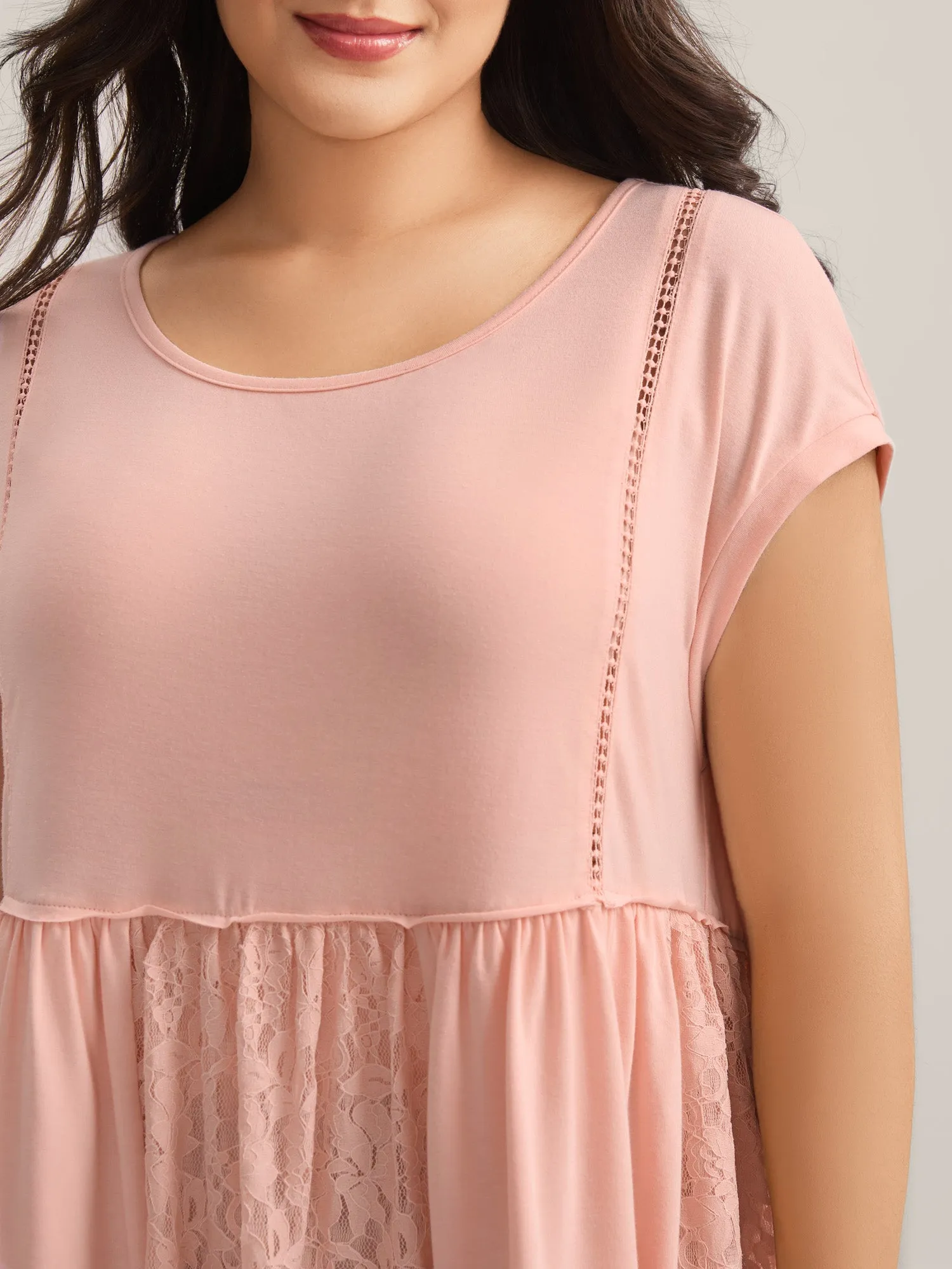 Lace Trim Spliced Solid T-Shirt sold by Bloomchic product image thumbnail 2