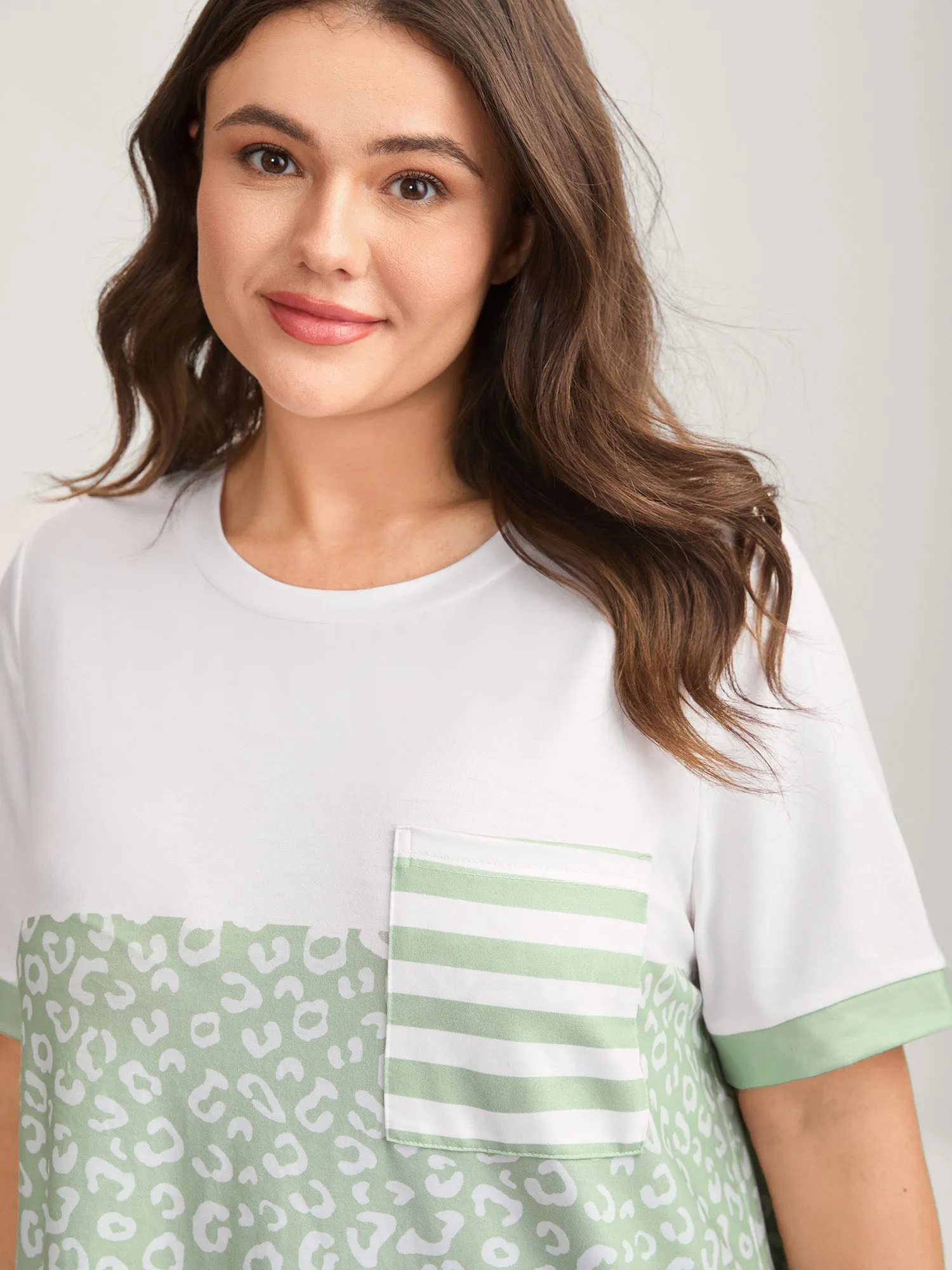 Leopard Print Color Contrast T-Shirt sold by Bloomchic product image thumbnail 2