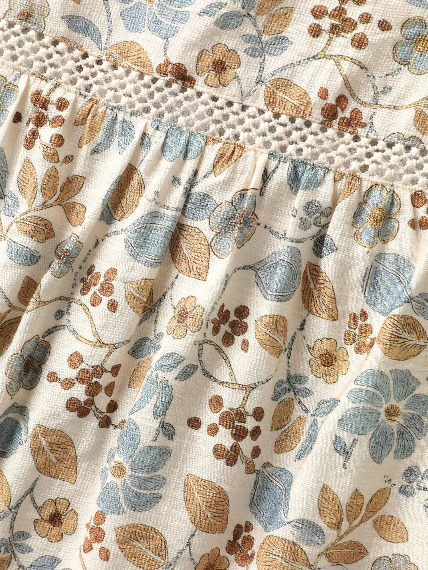 Lace Trim Spliced Floral Print Tank Top sold by Bloomchic product image thumbnail 5