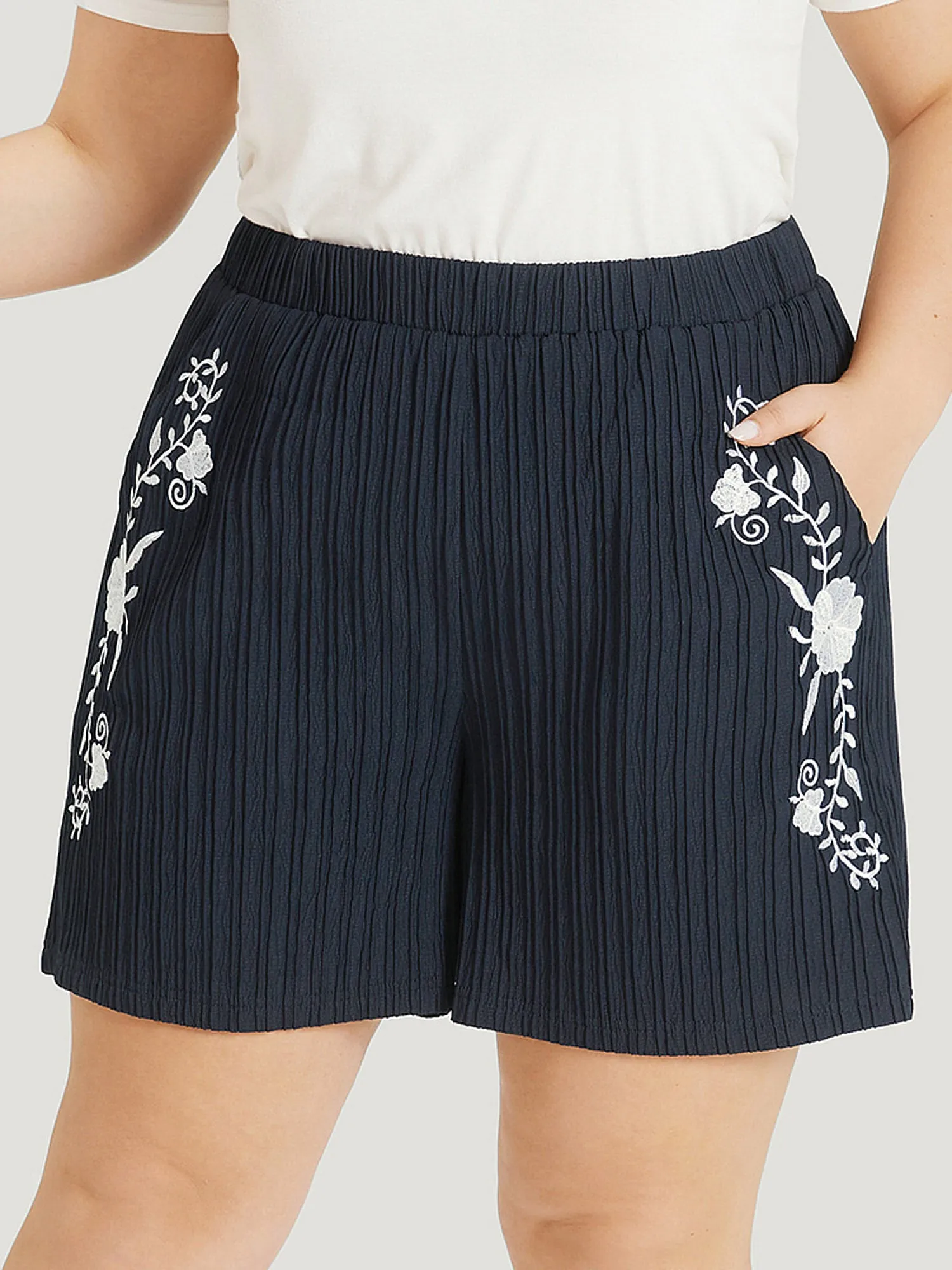Floral Embroidered Textured Stretchy Waist Shorts sold by Bloomchic product image thumbnail 5