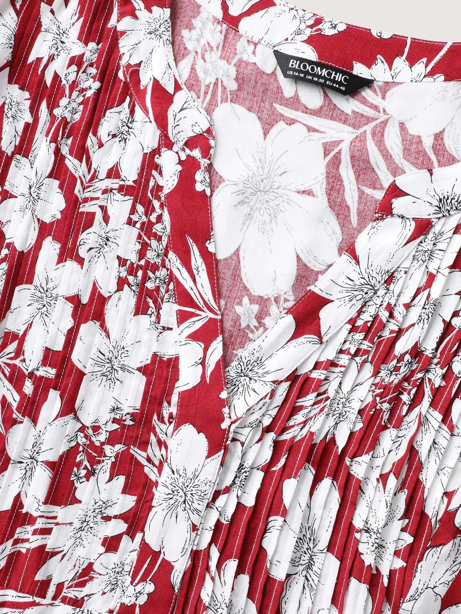 Silhouette Floral Toothpick Pleat Blouse sold by Bloomchic product image thumbnail 5