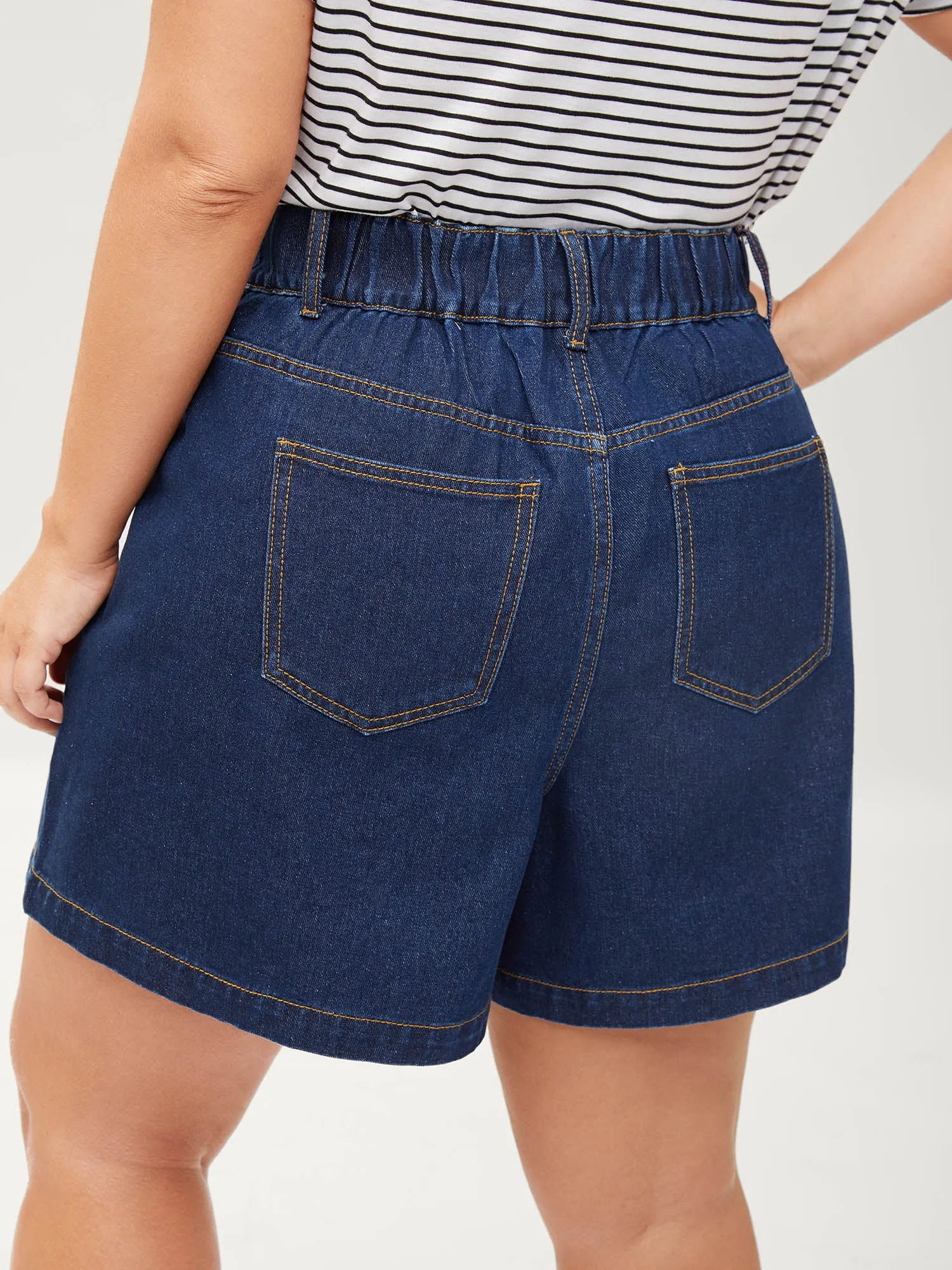 Stretchy Waist Straight-Leg Denim Shorts sold by Bloomchic product image thumbnail 5