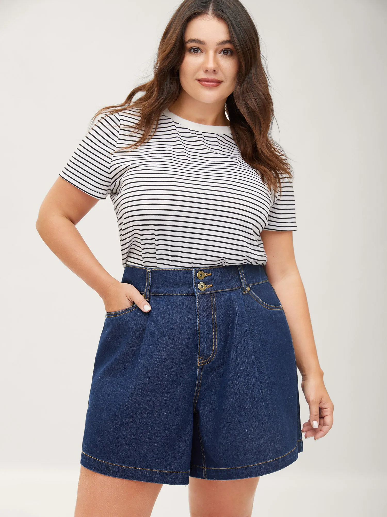 Stretchy Waist Straight-Leg Denim Shorts sold by Bloomchic
