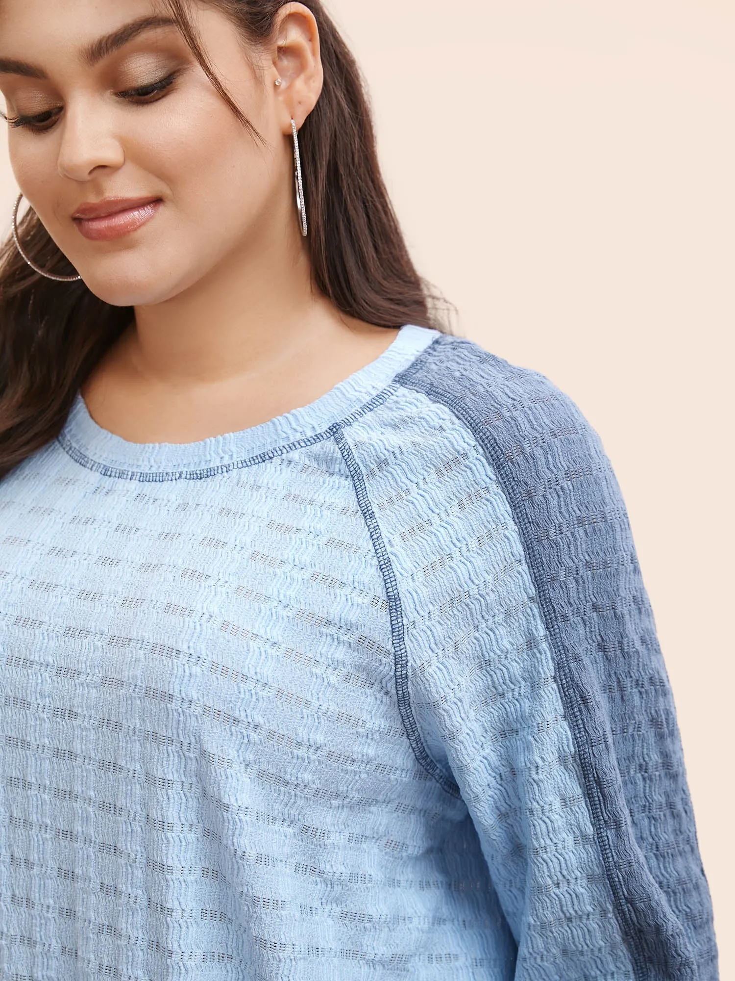 Contrast Patchwork Texture Raglan Sleeve T-shirt sold by Bloomchic product image thumbnail 4