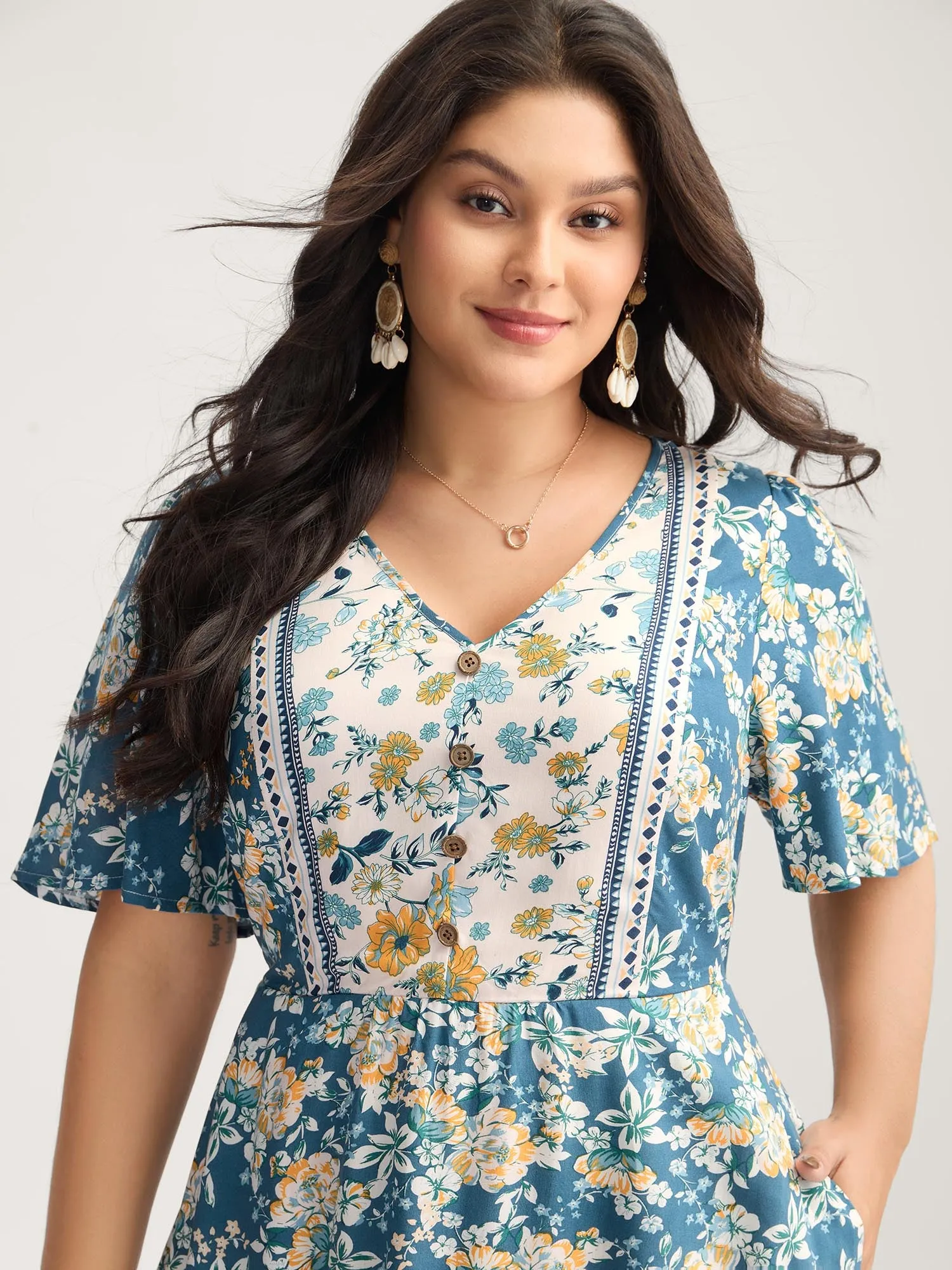 Floral Contrast Button V-Neck Midi Dress sold by Bloomchic product image thumbnail 2