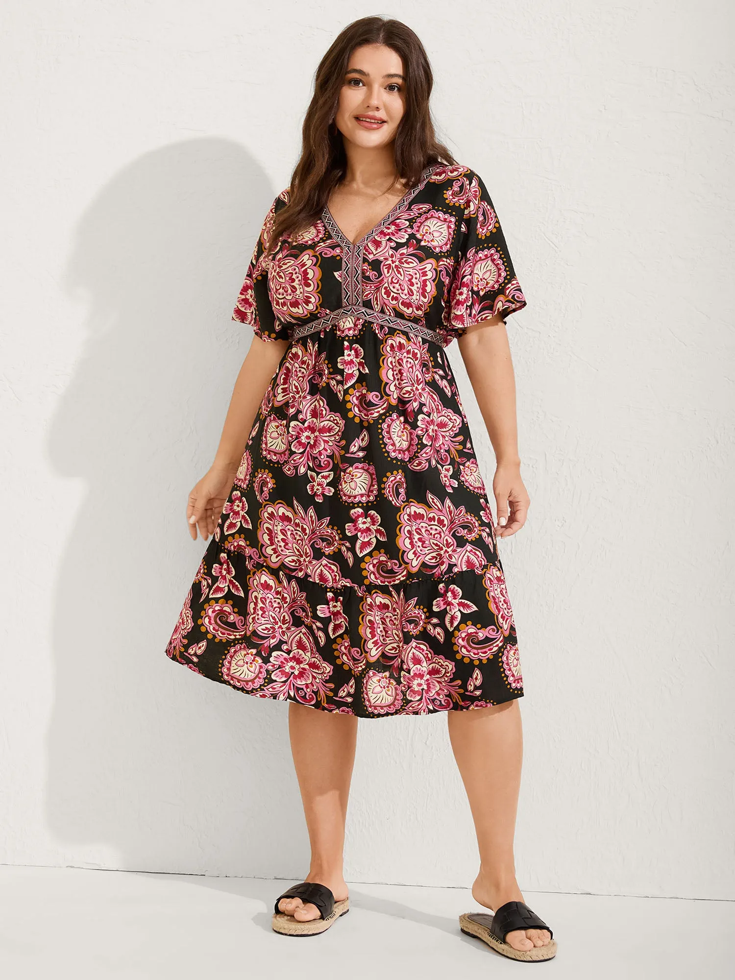 Paisley Print Stretchy Waist Pockets Midi Dress sold by Bloomchic product image thumbnail 3