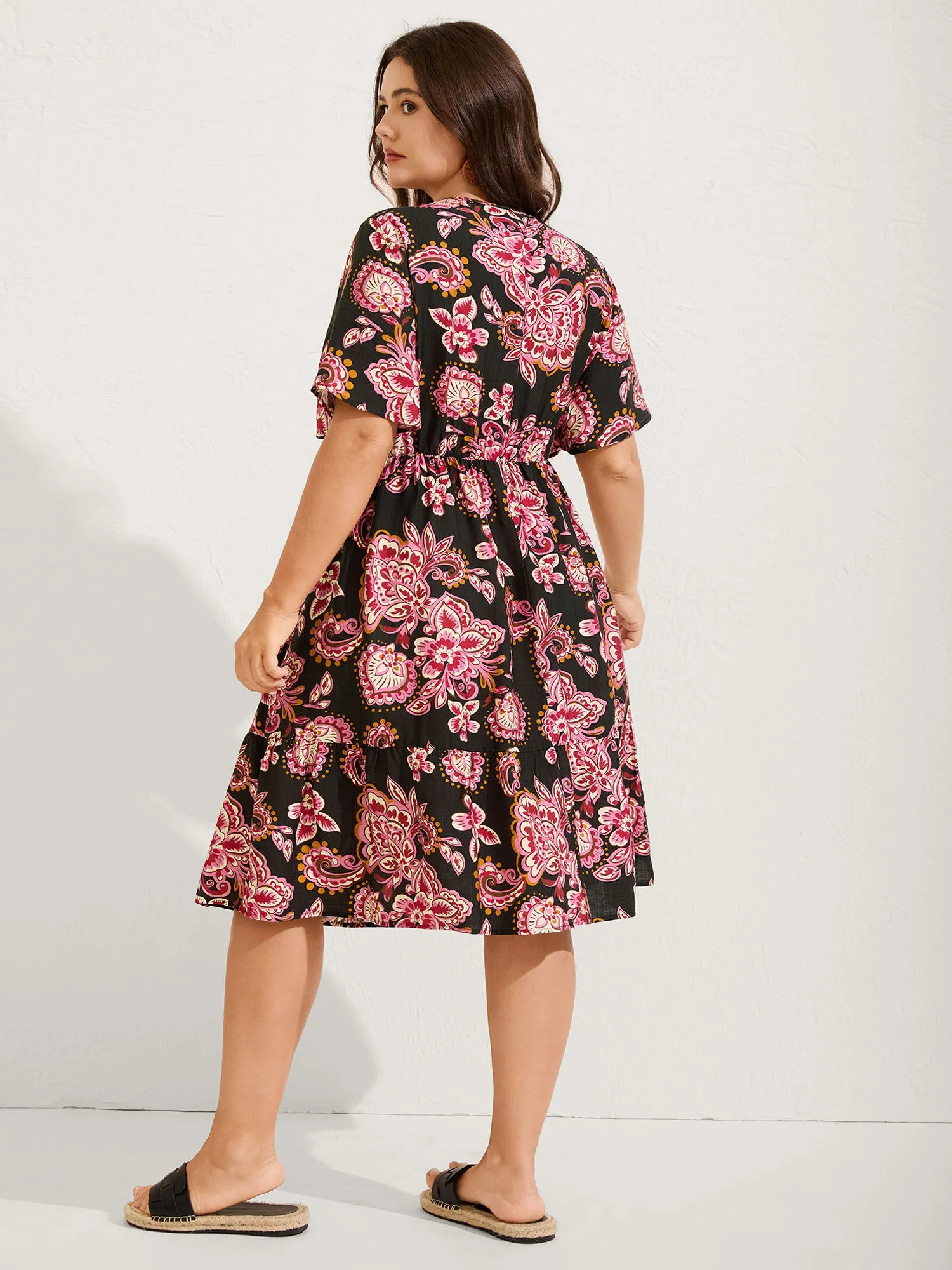Paisley Print Stretchy Waist Pockets Midi Dress sold by Bloomchic product image thumbnail 4